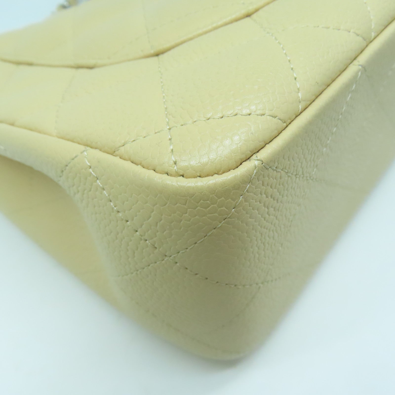 CHANEL 菱格Caviar皮革Chain Shoulder金扣鏈帶肩背袋米色