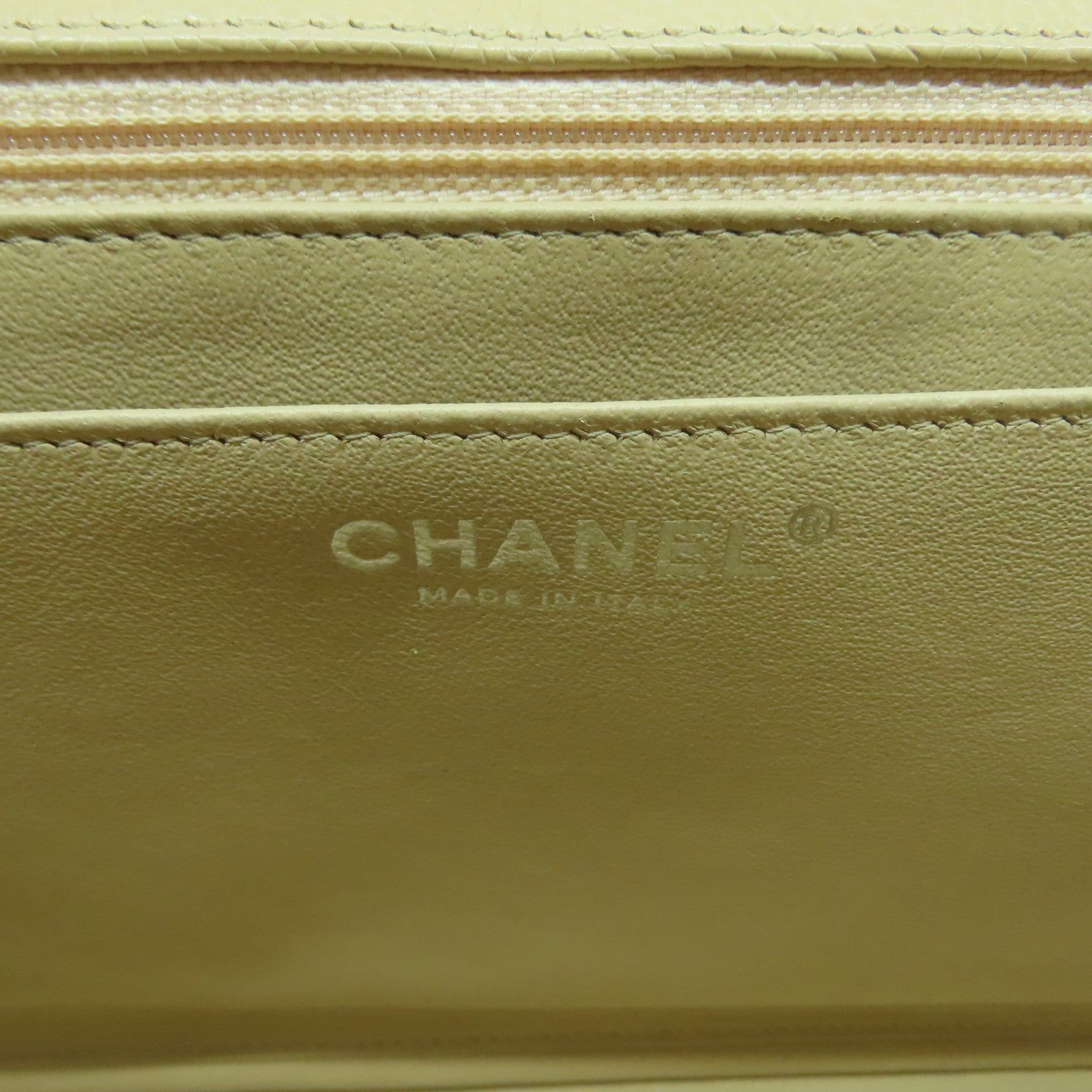 CHANEL 菱格Caviar皮革Chain Shoulder金扣鏈帶肩背袋米色