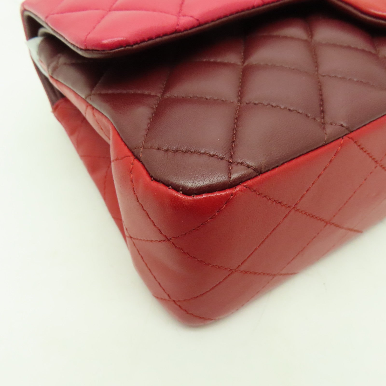 CHANEL 菱格羊皮皮革Classic Flap 25金扣鏈帶肩背袋紅色