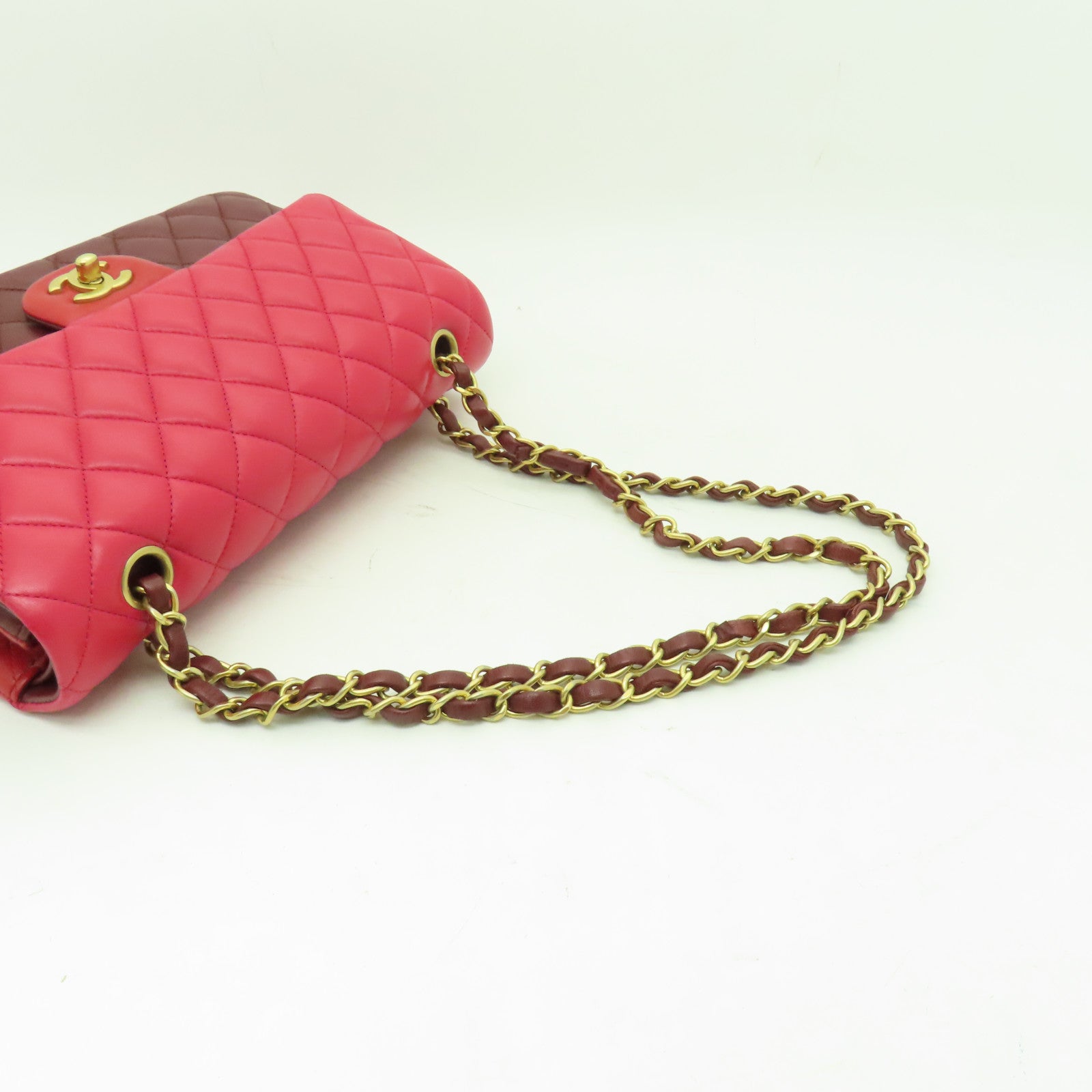 CHANEL 菱格羊皮皮革Classic Flap 25金扣鏈帶肩背袋紅色– Brand