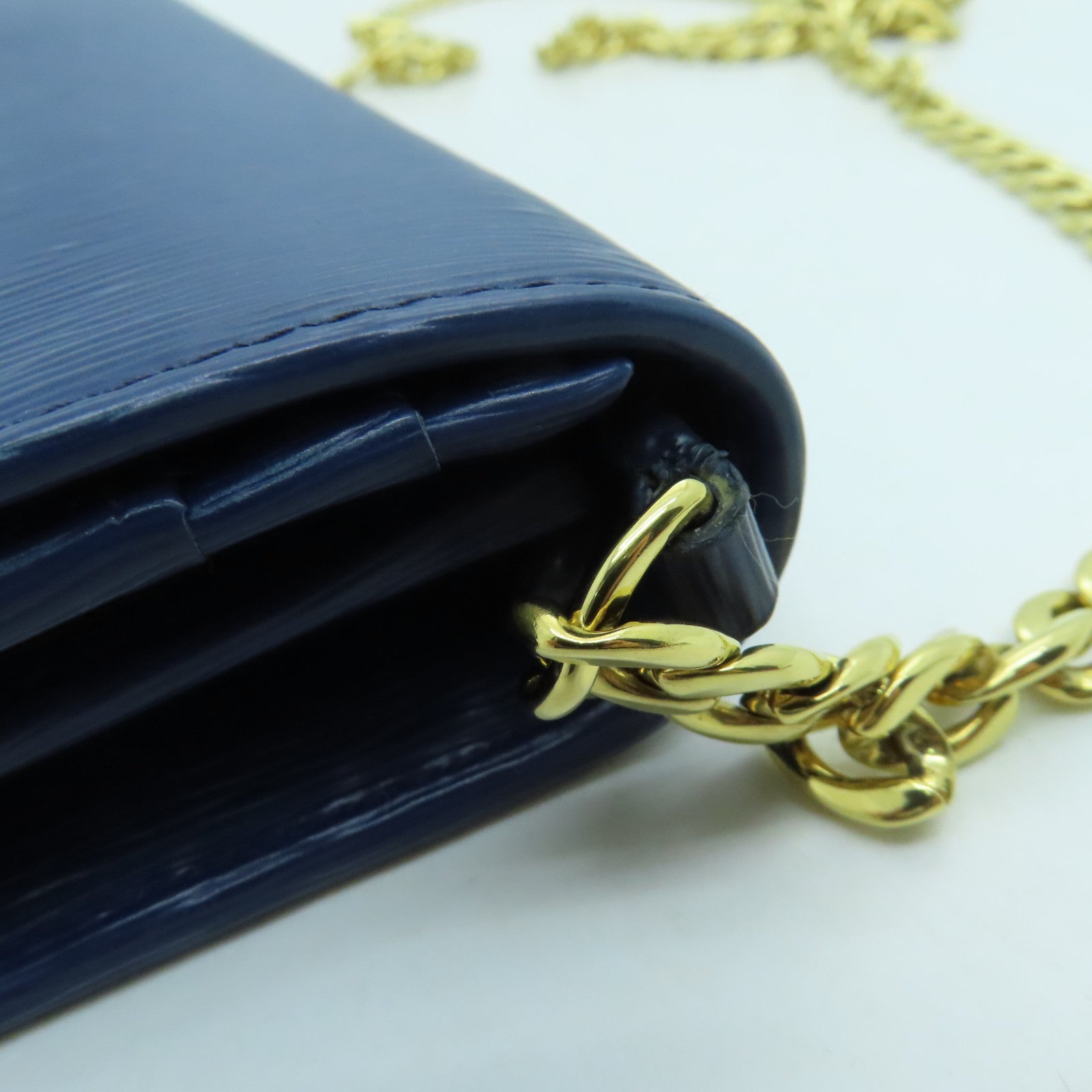 PRADA Saffiano皮革Wallet On Chain金扣鏈帶肩背袋藍色