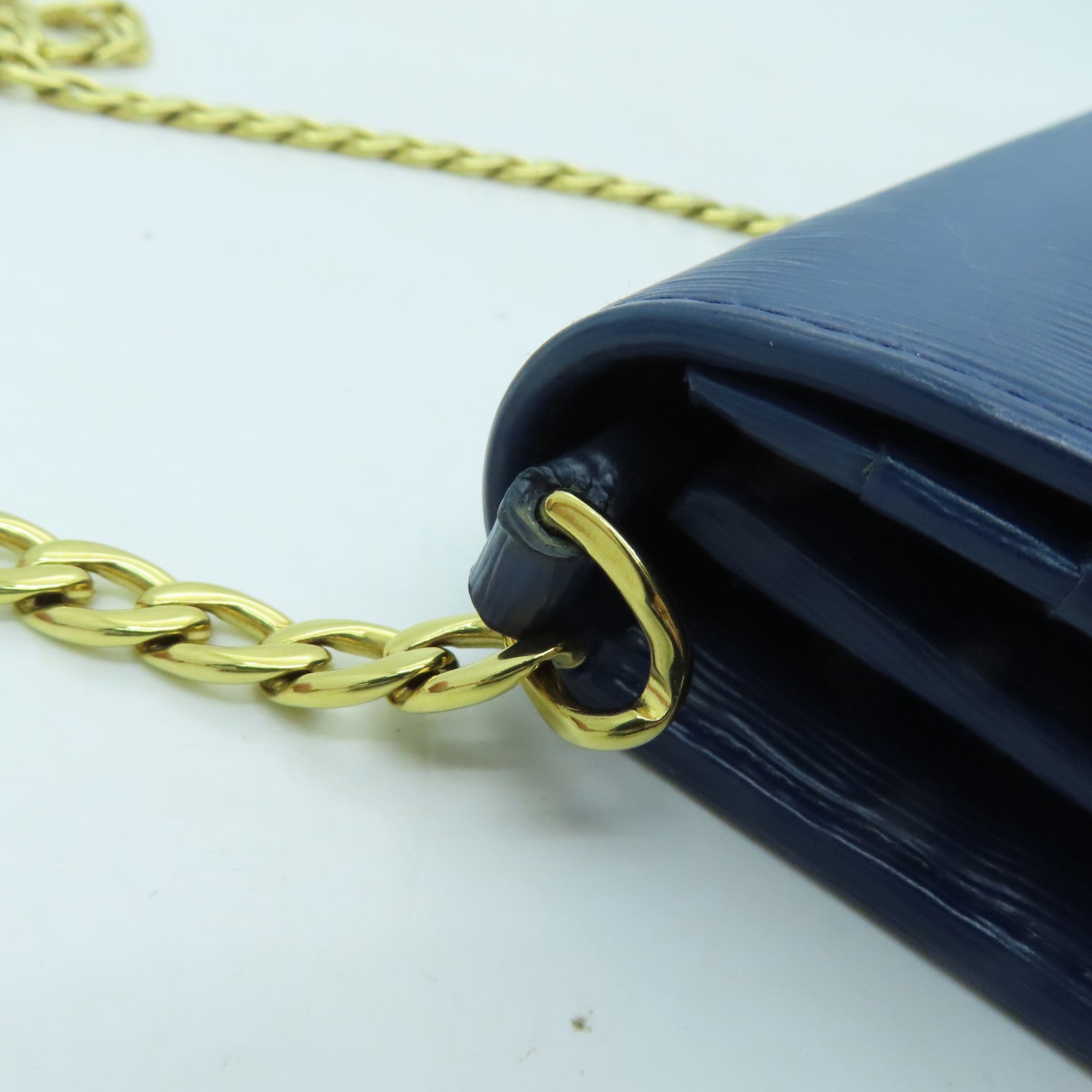 PRADA Saffiano皮革Wallet On Chain金扣鏈帶肩背袋藍色