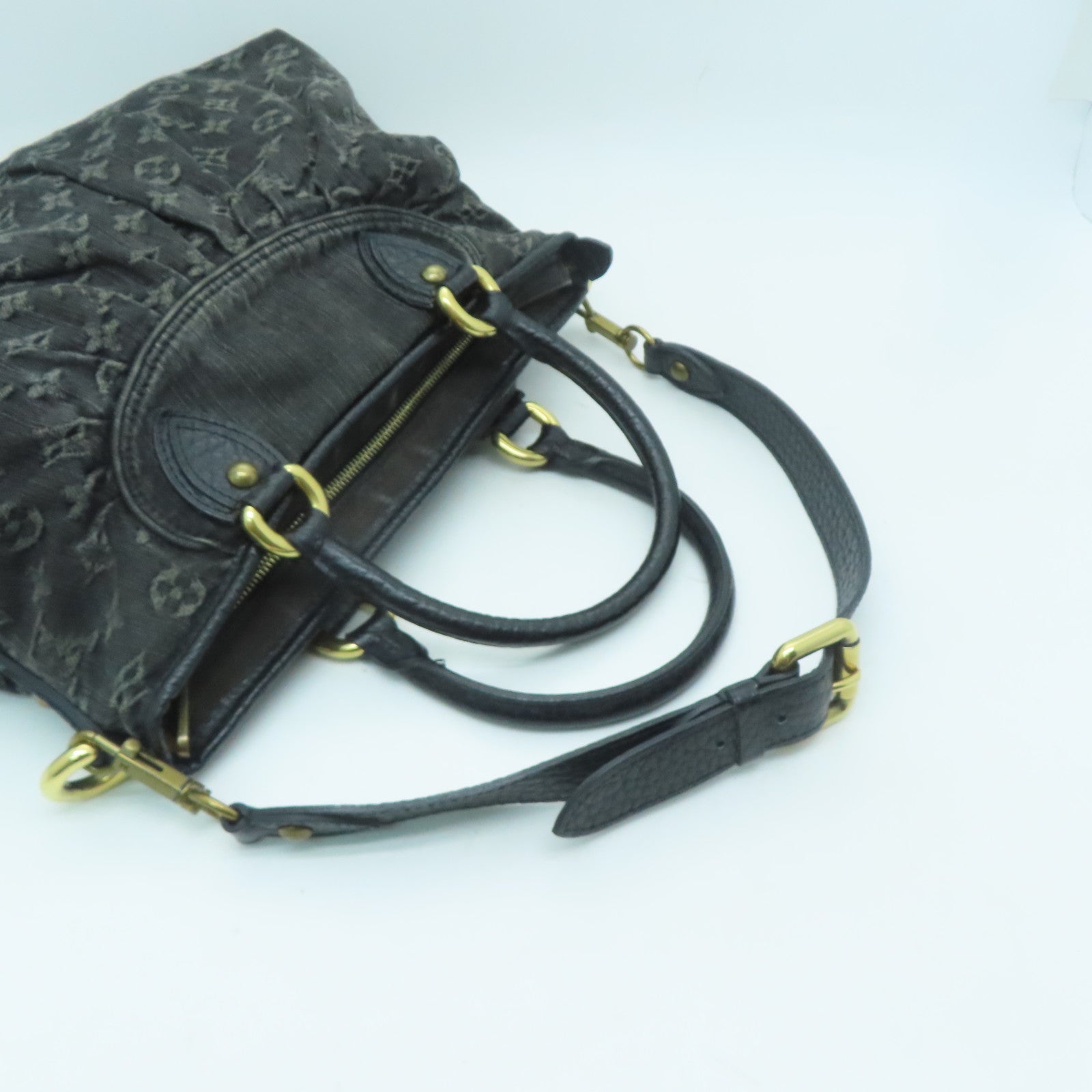 LOUIS VUITTON Monogram Denim Neo Cabby Gm金扣肩背袋黑色