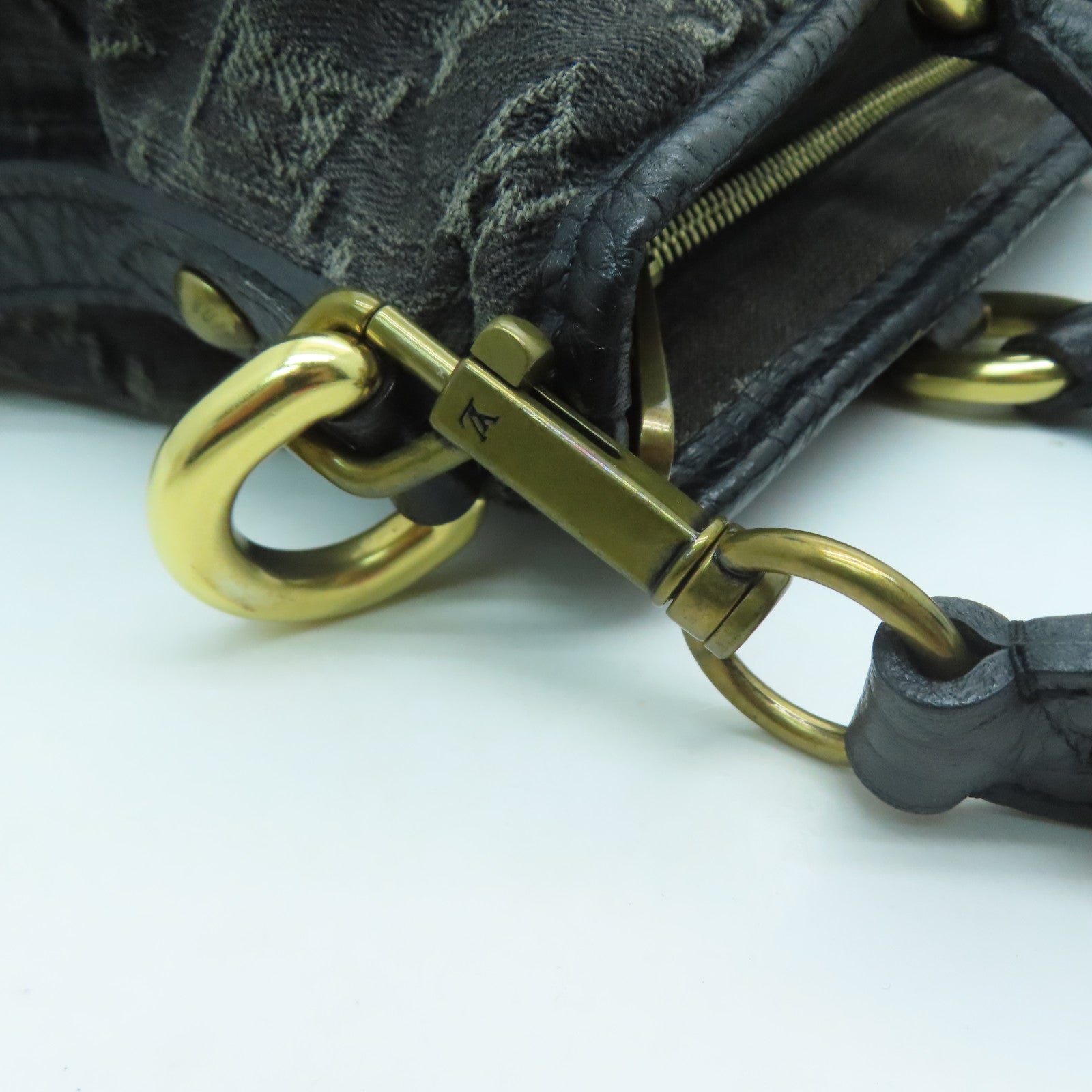 LOUIS VUITTON Monogram Denim Neo Cabby Gm金扣肩背袋黑色