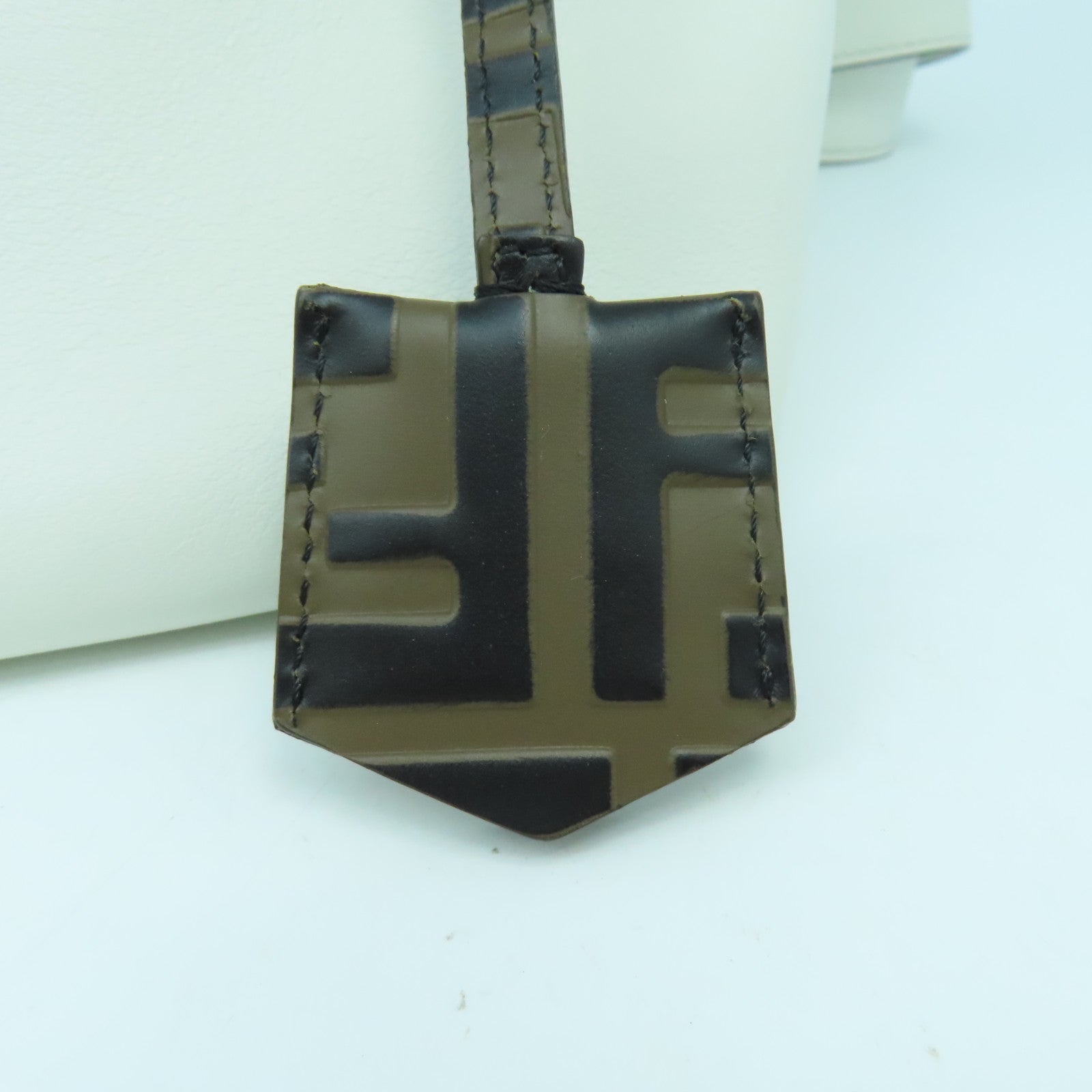 FENDI 牛皮皮革By The Way銀扣手挽肩背兩用袋白色