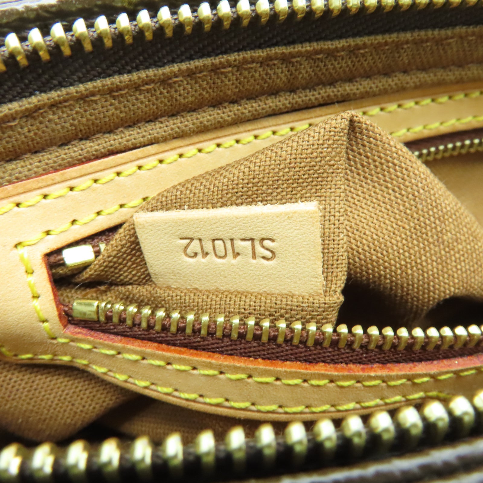 LOUIS VUITTON Monogram Trotteur金扣肩背袋啡色