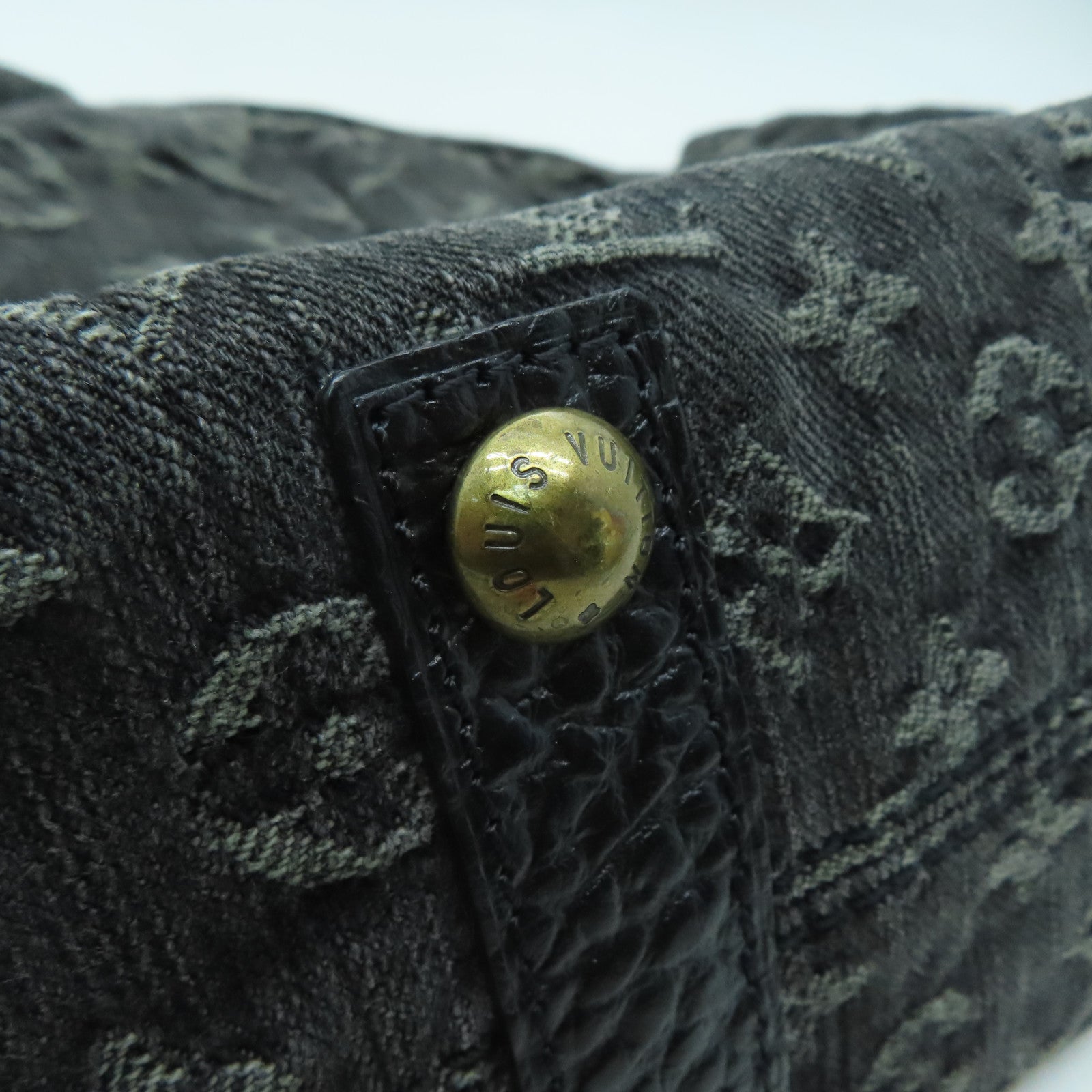 LOUIS VUITTON Monogram Denim Neo Cabby Gm金扣肩背袋黑色