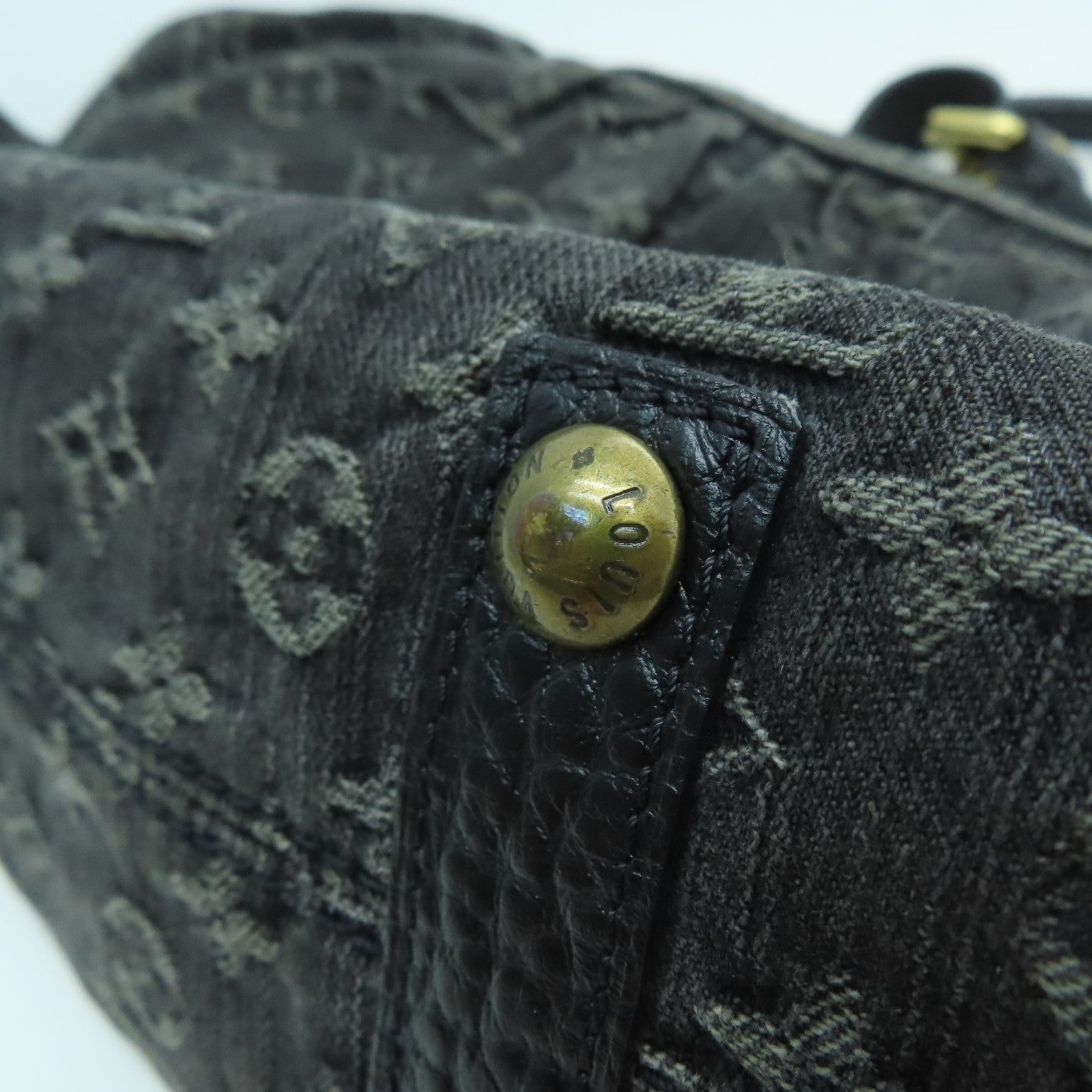 LOUIS VUITTON Monogram Denim Neo Cabby Gm金扣肩背袋黑色