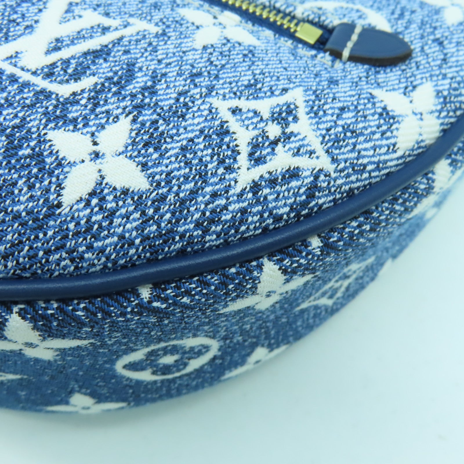 LOUIS VUITTON 牛仔布Loop PM金扣手挽肩背兩用袋藍色/白色