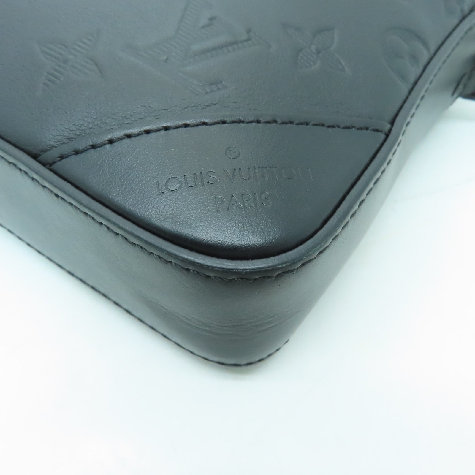 LOUIS VUITTON Monogram Shadow Duo黑扣肩背袋黑色