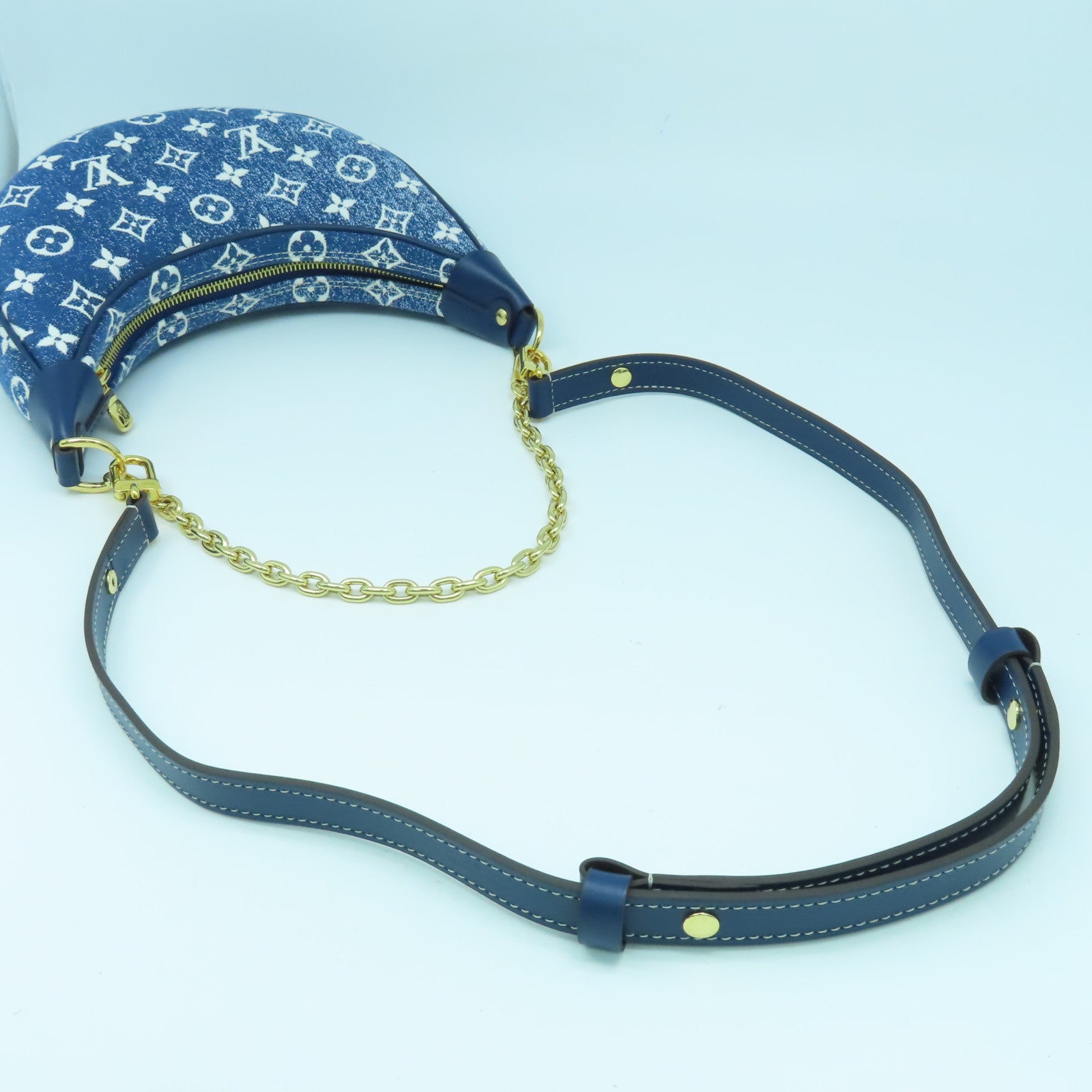 LOUIS VUITTON 牛仔布Loop PM金扣手挽肩背兩用袋藍色/白色