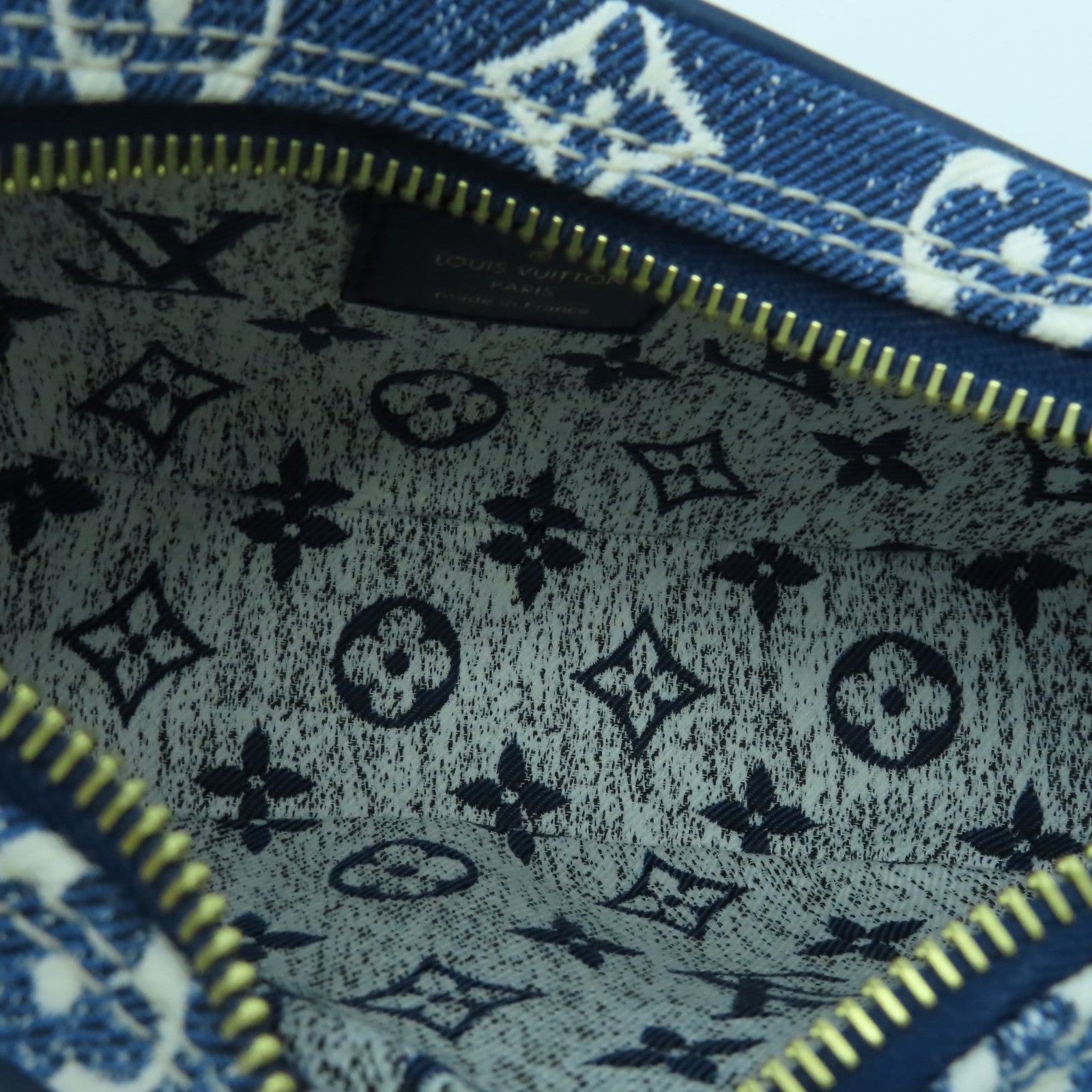 LOUIS VUITTON 牛仔布Loop PM金扣手挽肩背兩用袋藍色/白色