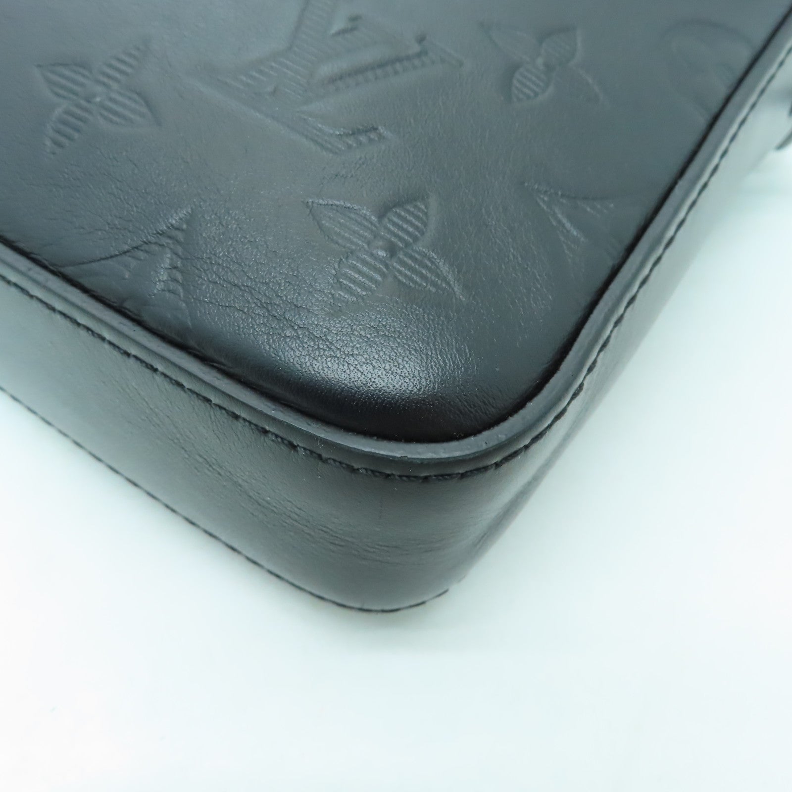 LOUIS VUITTON Monogram Shadow Duo黑扣肩背袋黑色