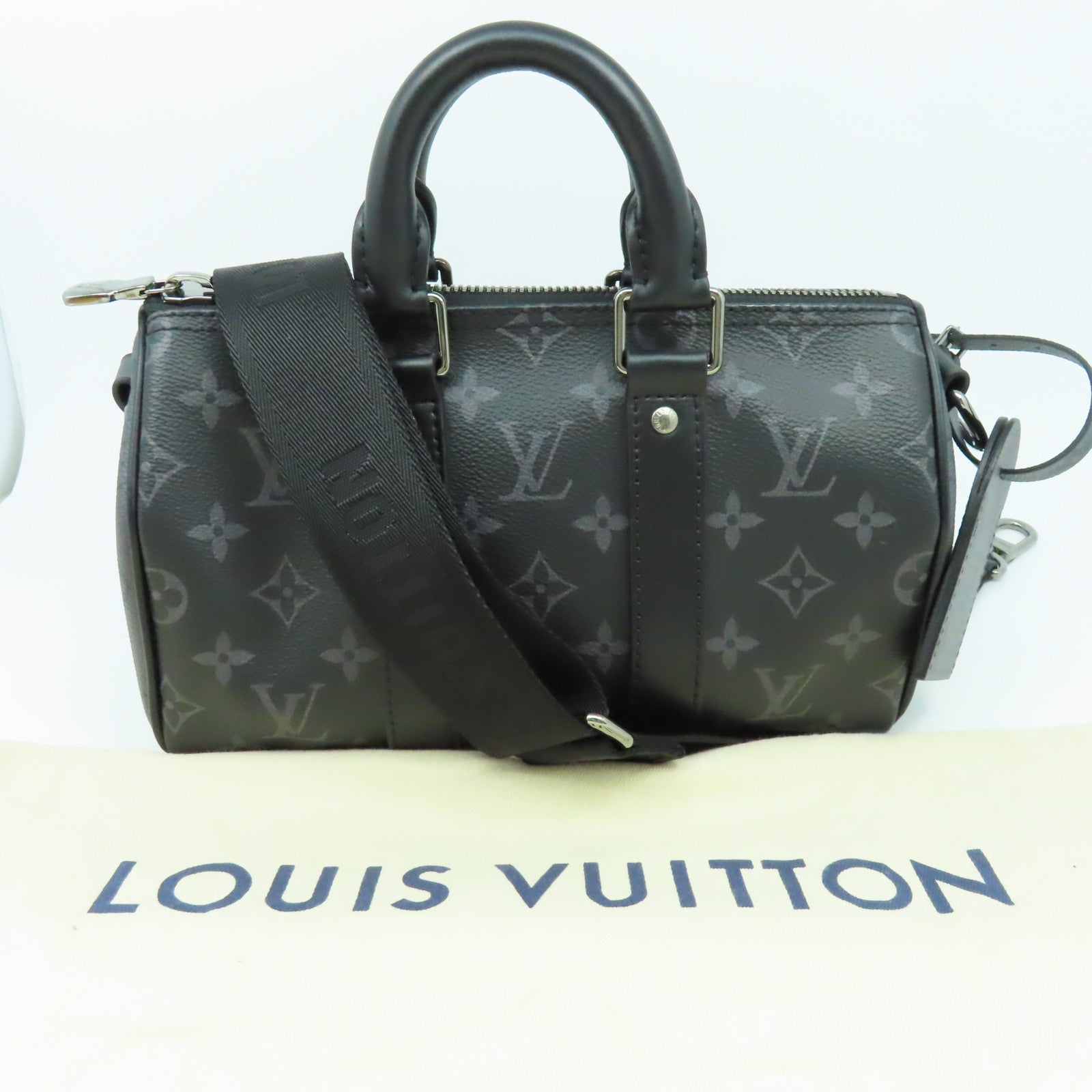 LOUIS VUITTON Monogram Eclipse Keepall Bandouliere 25銀扣手挽肩背兩用袋黑色