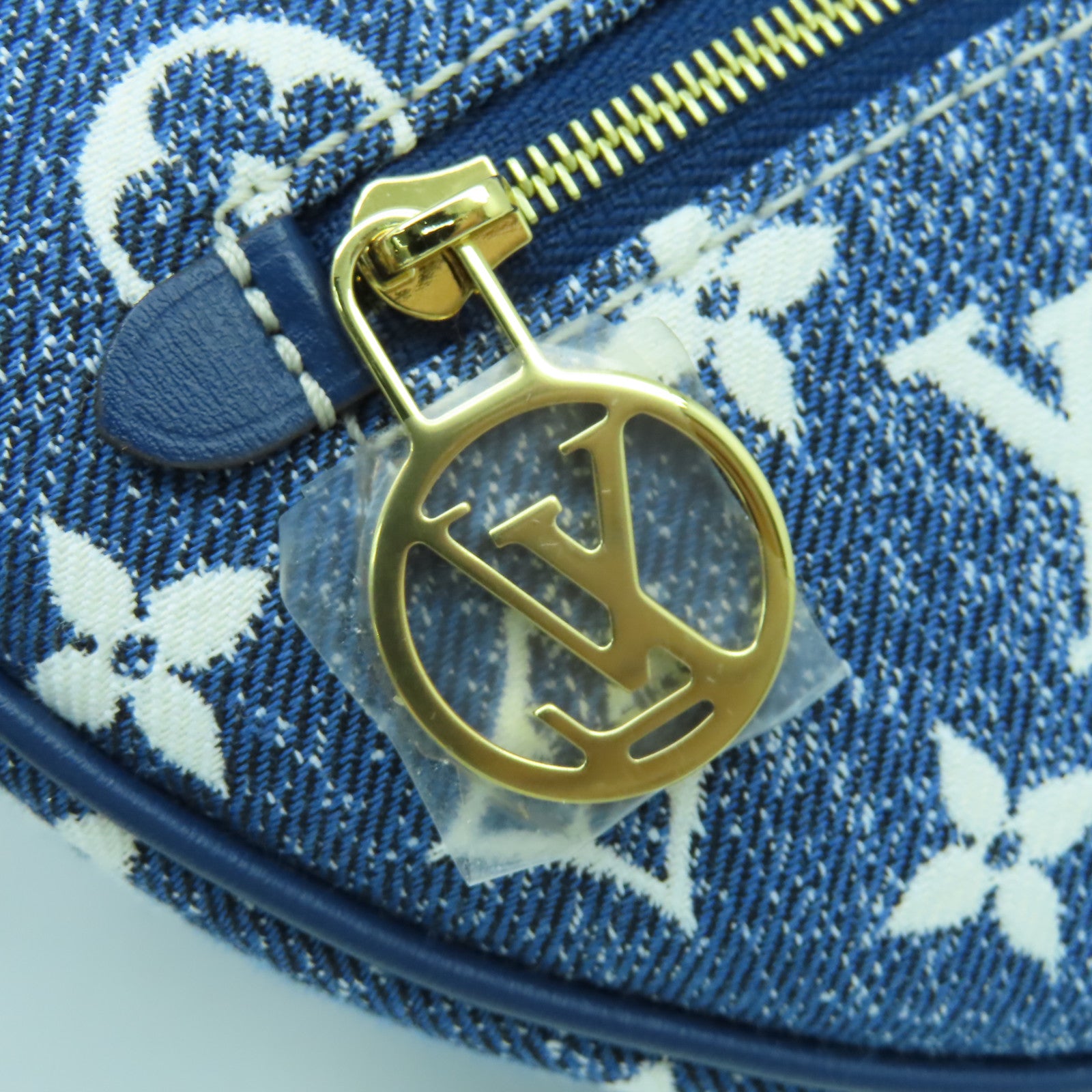 LOUIS VUITTON 牛仔布Loop PM金扣手挽肩背兩用袋藍色/白色