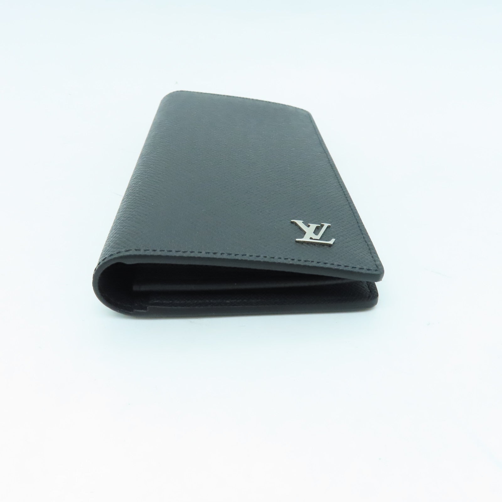 LOUIS VUITTON Taiga Brazza Silver Buckle Long Wallet Black