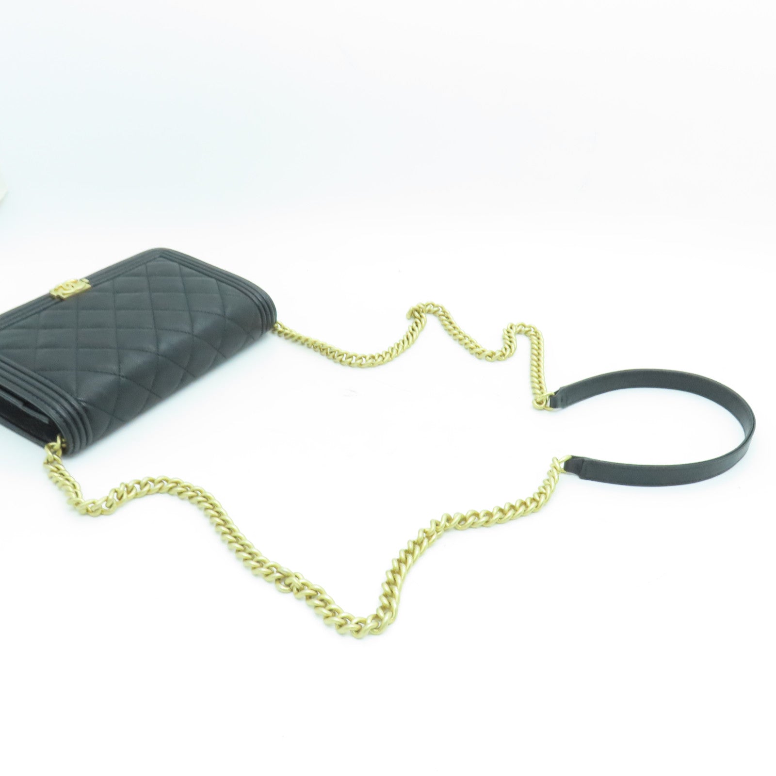CHANEL 菱格Caviar皮革Boy Wallet On Chain金扣鏈帶肩背袋黑色