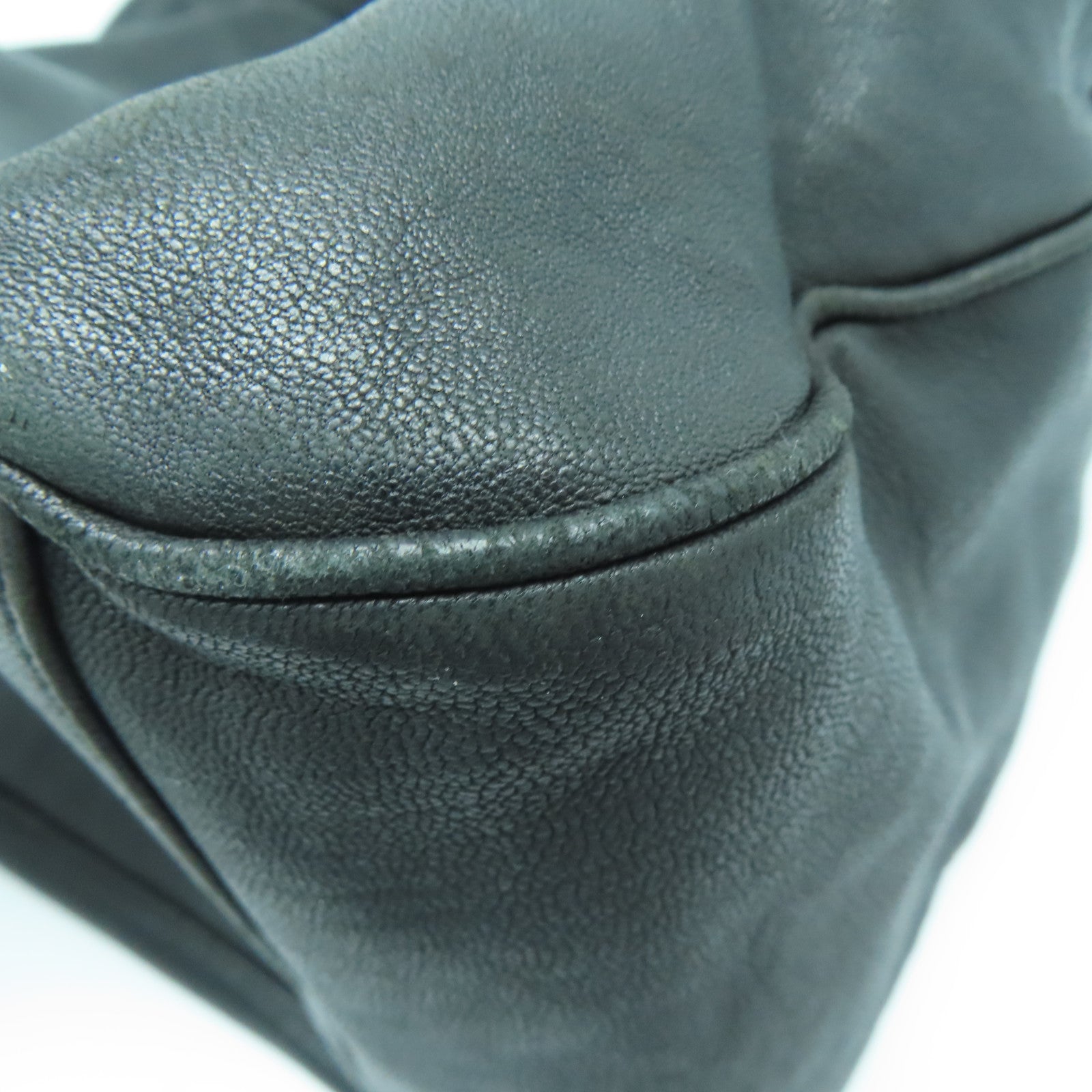 YVES SAINT LAURENT 牛皮皮革Shoulder Bag银扣肩背袋黑色