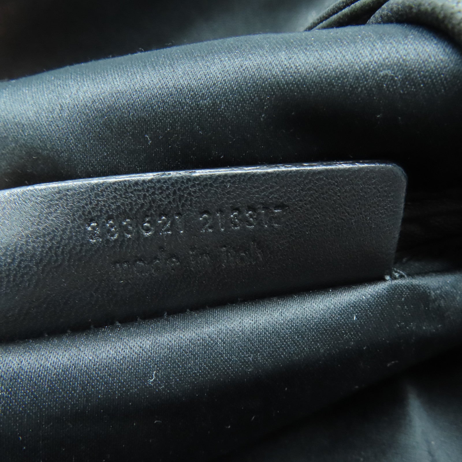 YVES SAINT LAURENT 牛皮皮革Shoulder Bag银扣肩背袋黑色