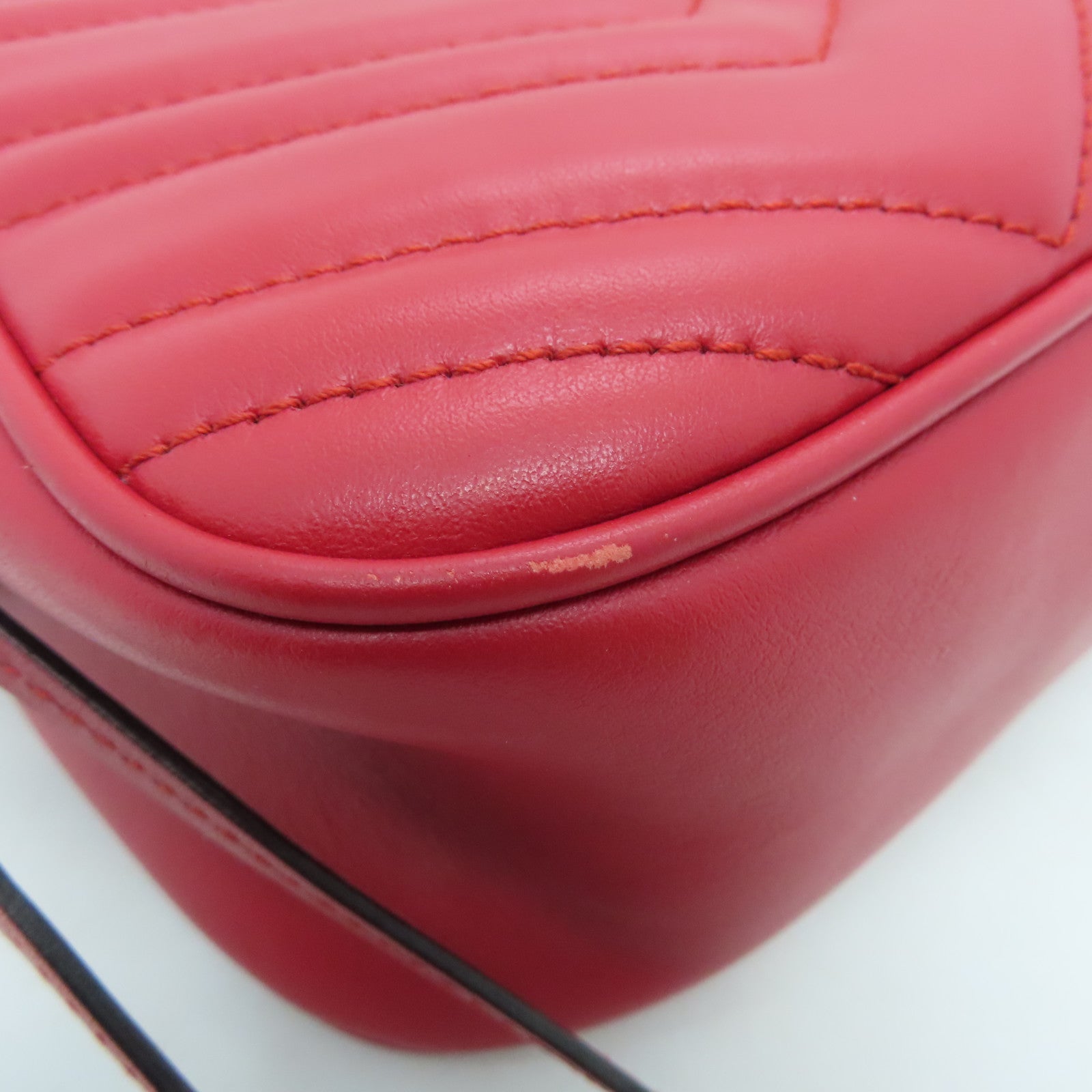 GUCCI cowhide leather GG Mormont gold buckle chain shoulder bag red
