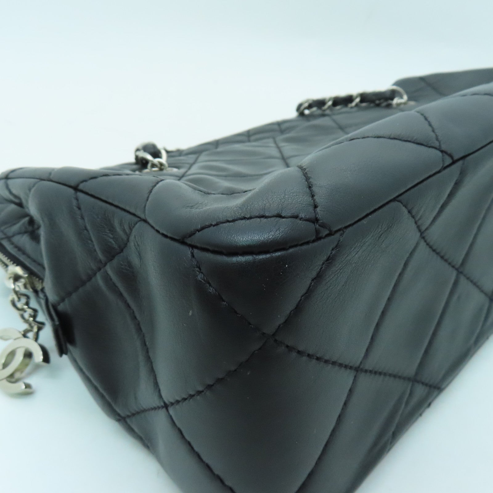 CHANEL 菱格牛皮皮革Shoulder Bag銀扣肩背袋黑色