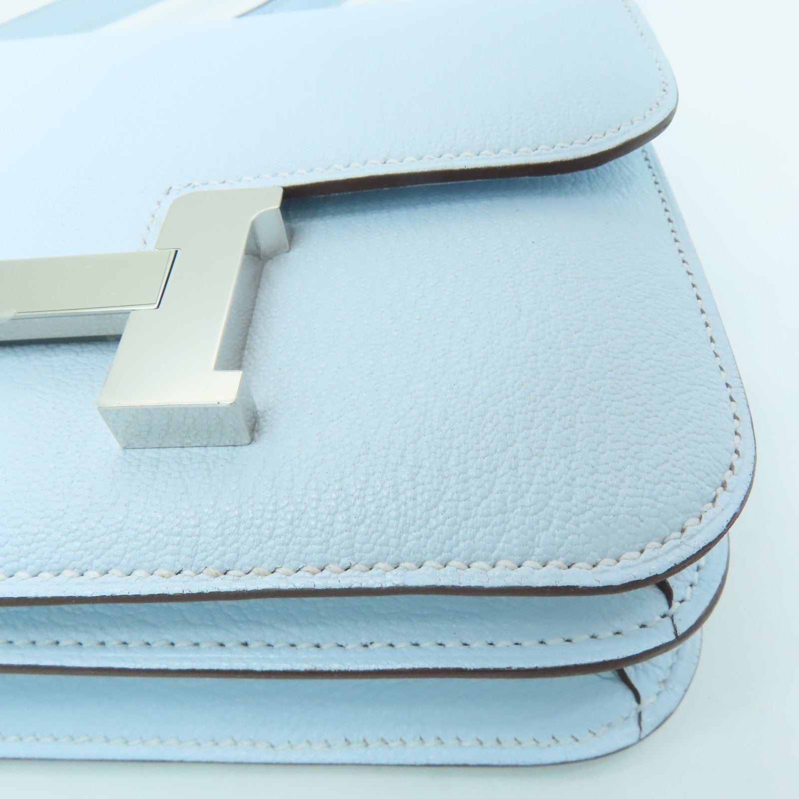 HERMES 【激減優惠】Chevre皮革Constance Mini銀扣肩背袋霧霾藍/Bleu Brume/T0