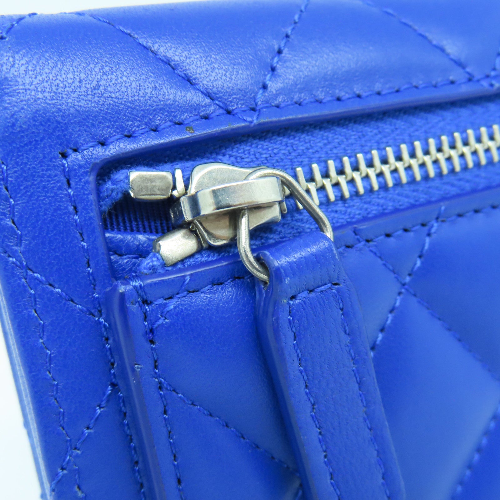 CHANEL rhombic cowhide leather Wallet silver buckle wallet blue