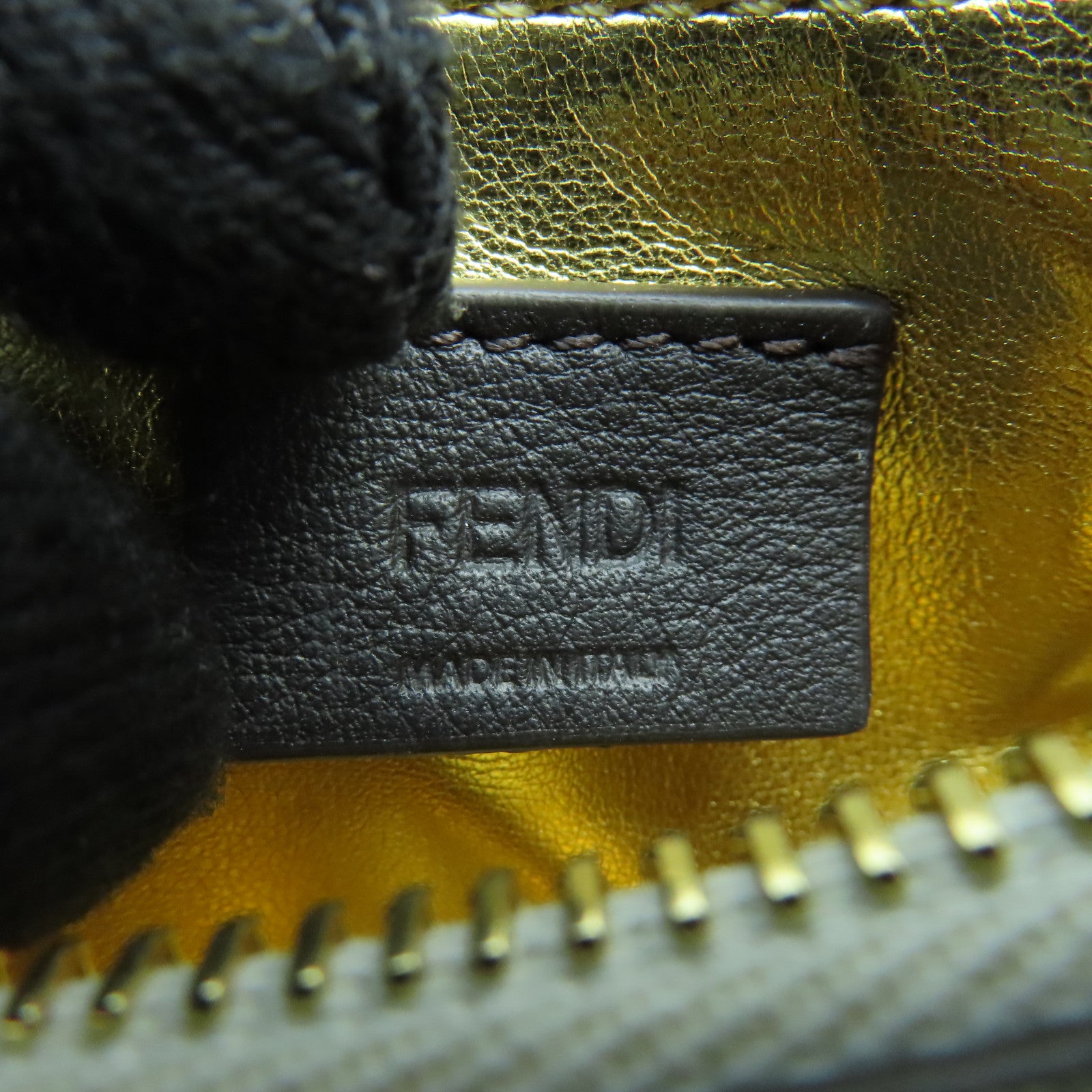 FENDI 【激減優惠】牛皮皮革Hand Bag金扣手挽袋白色