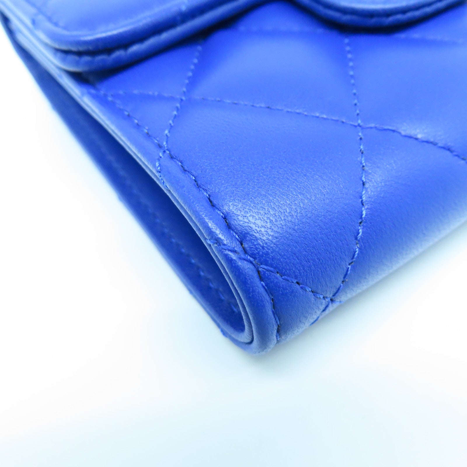 CHANEL rhombic cowhide leather Wallet silver buckle wallet blue