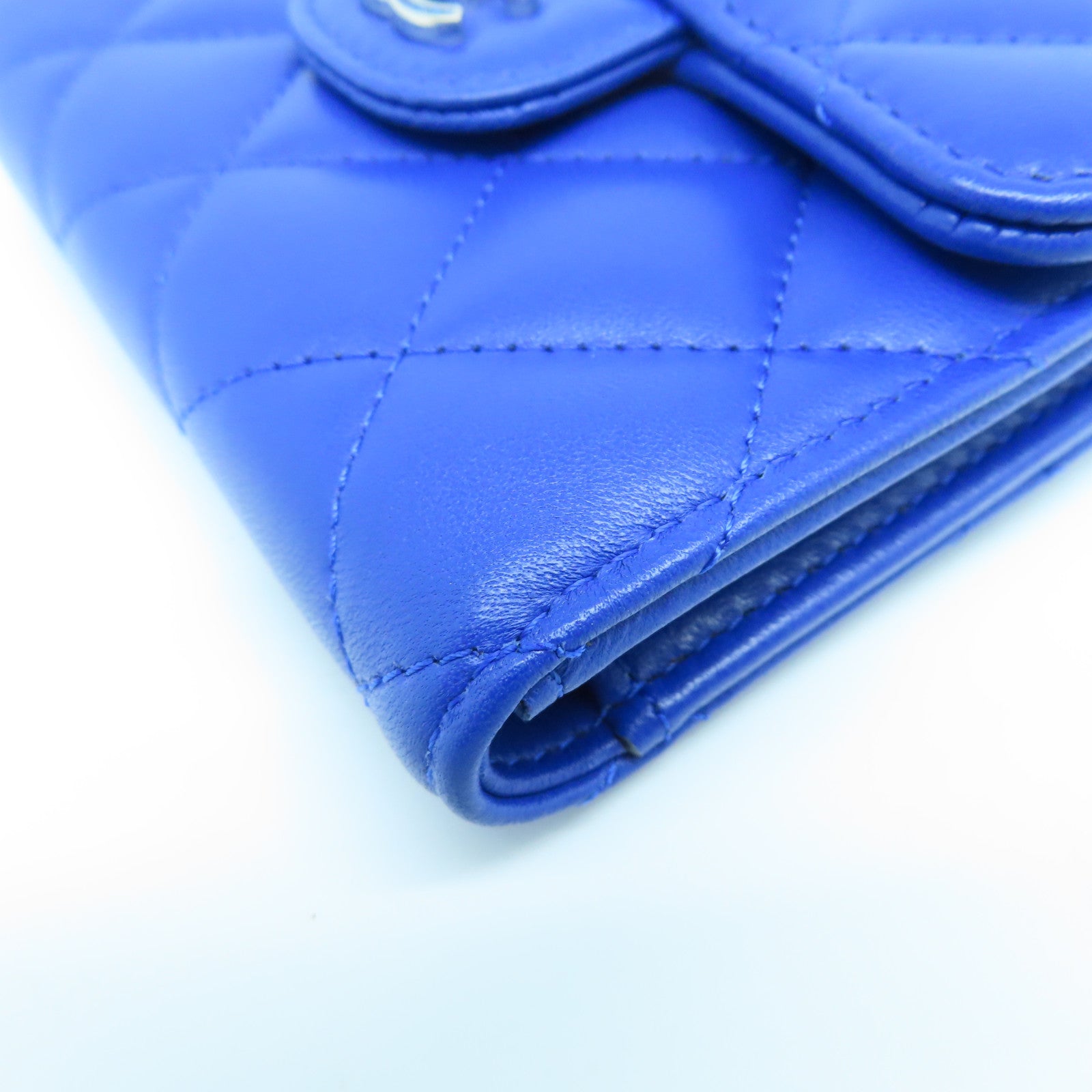 CHANEL rhombic cowhide leather Wallet silver buckle wallet blue