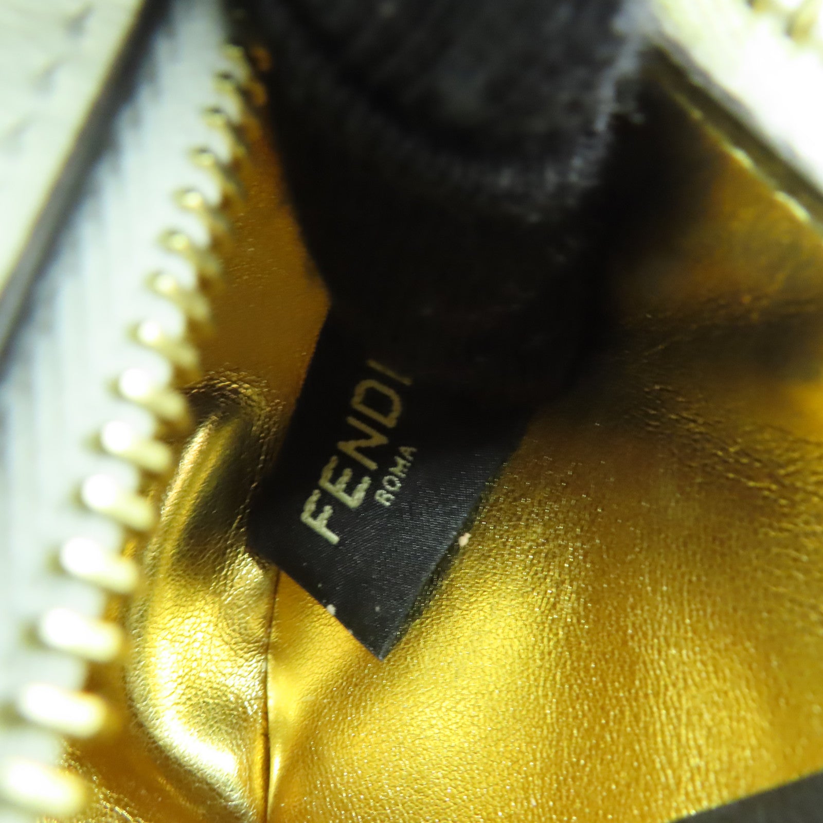 FENDI 【激減優惠】牛皮皮革Hand Bag金扣手挽袋白色