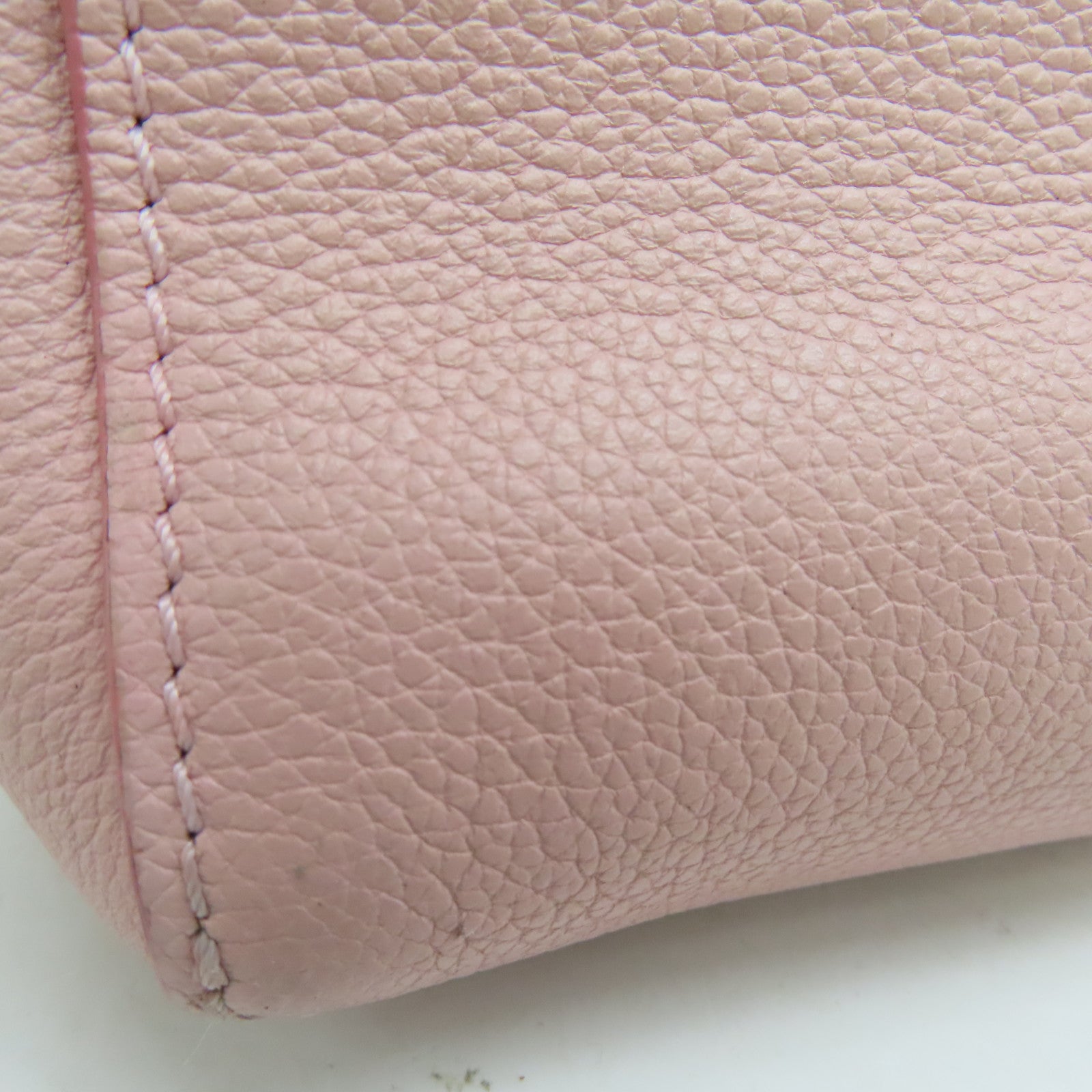 LOUIS VUITTON 牛皮皮革Lock Me 2 2 way Shoulder Bag金扣肩背袋粉红色