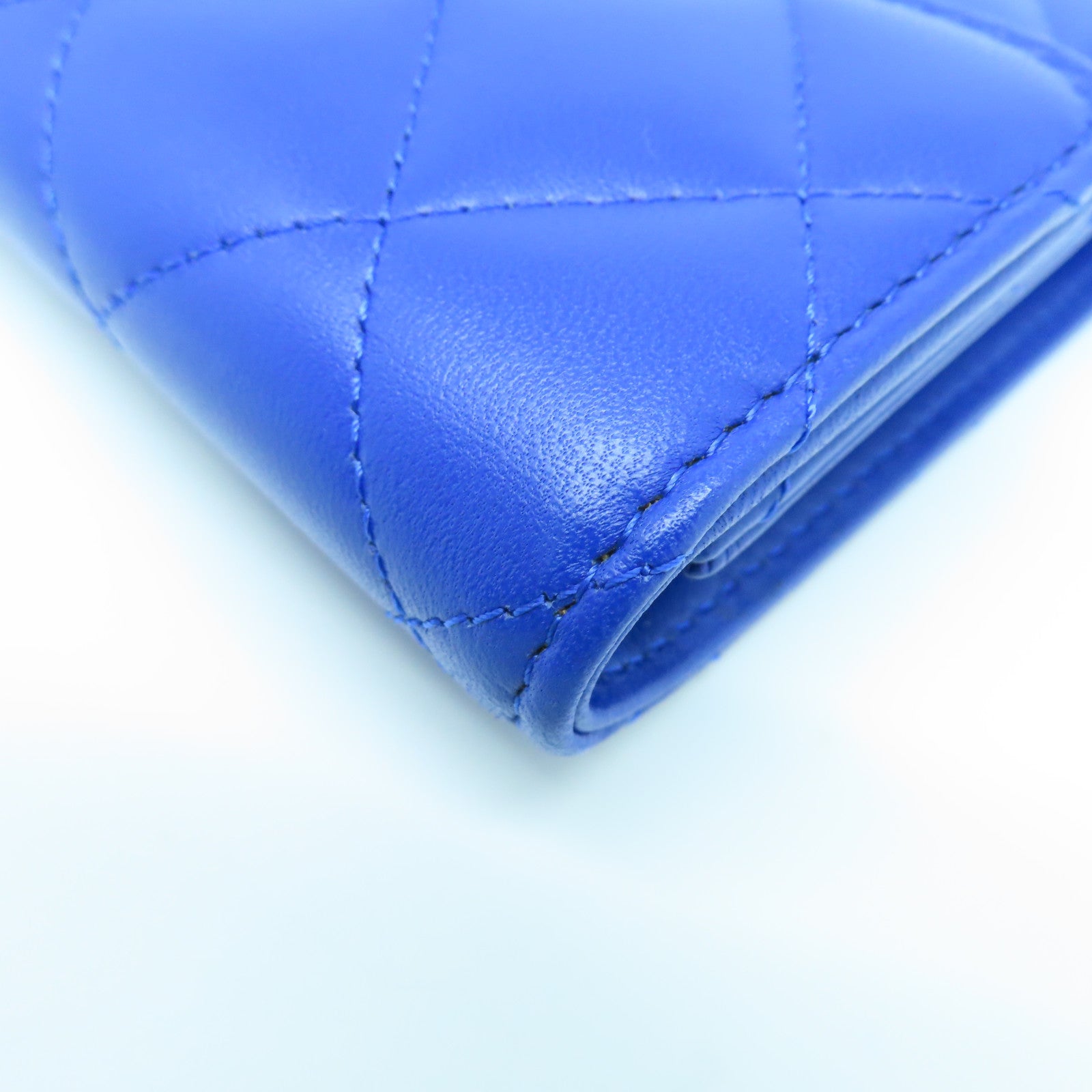 CHANEL rhombic cowhide leather Wallet silver buckle wallet blue