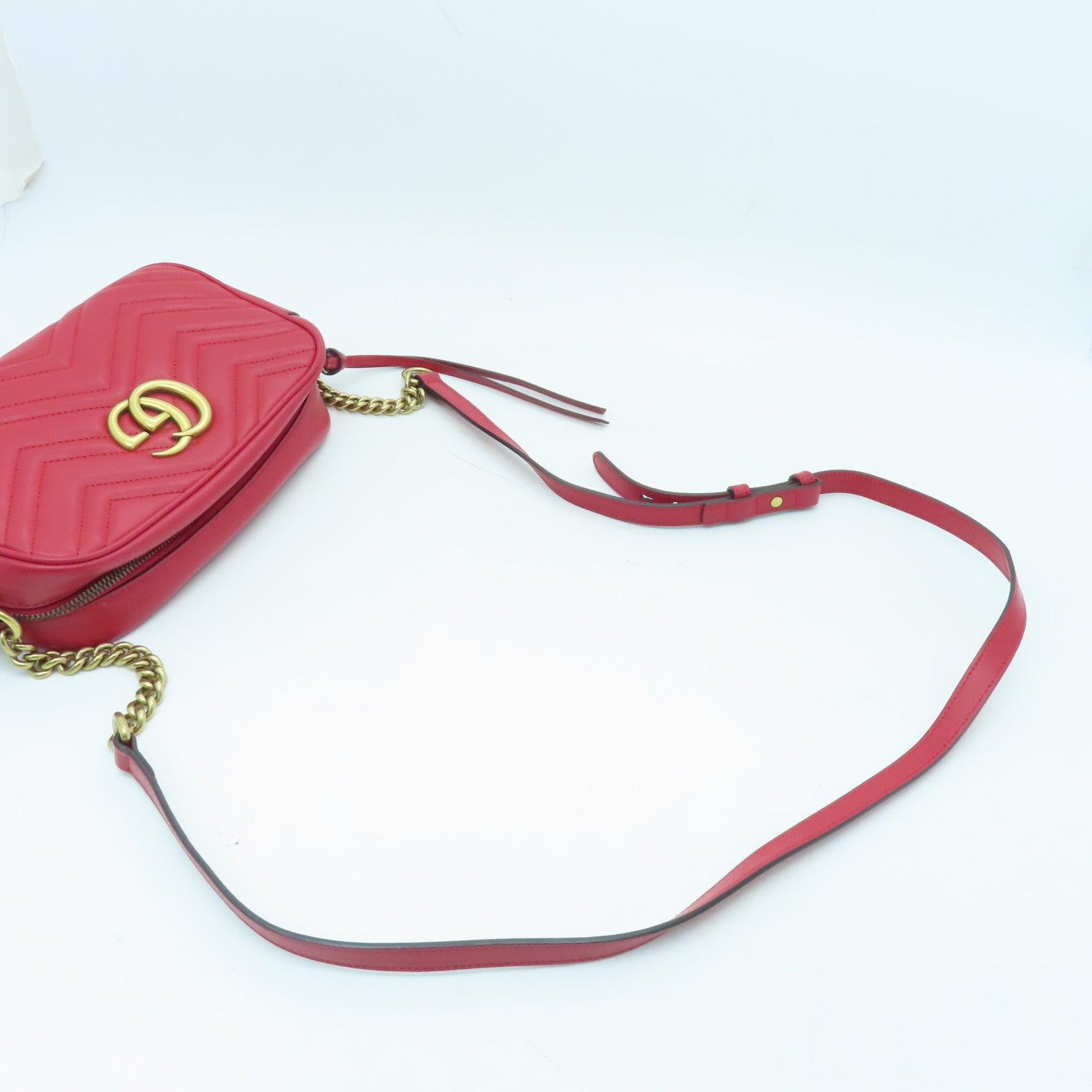 GUCCI cowhide leather GG Mormont gold buckle chain shoulder bag red