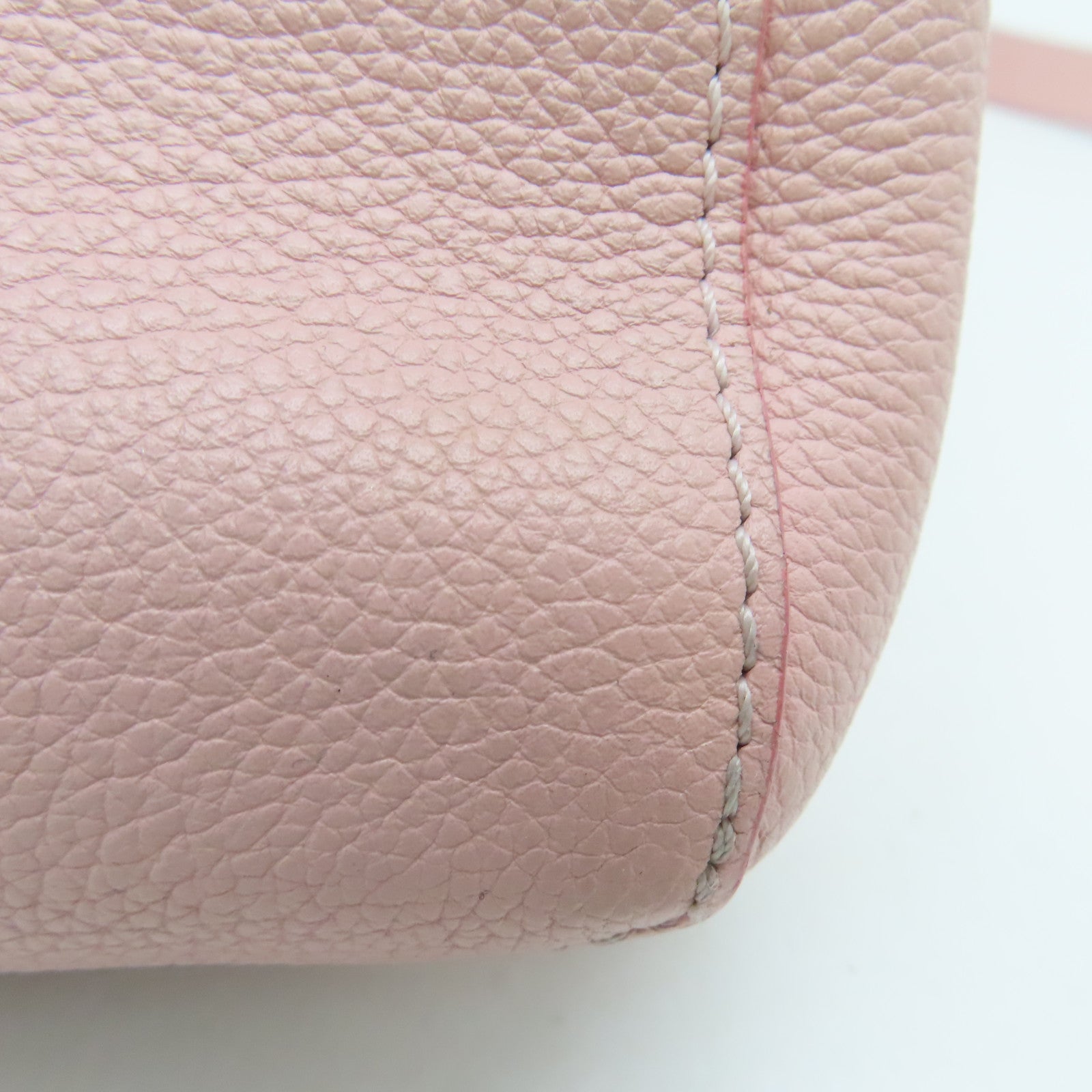 LOUIS VUITTON 牛皮皮革Lock Me 2 2 way Shoulder Bag金扣肩背袋粉红色