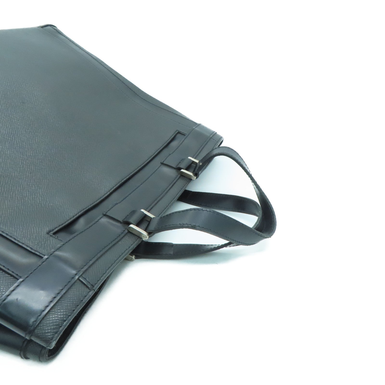 LOUIS VUITTON Taiga Kasbek PM银扣手挽袋黑色