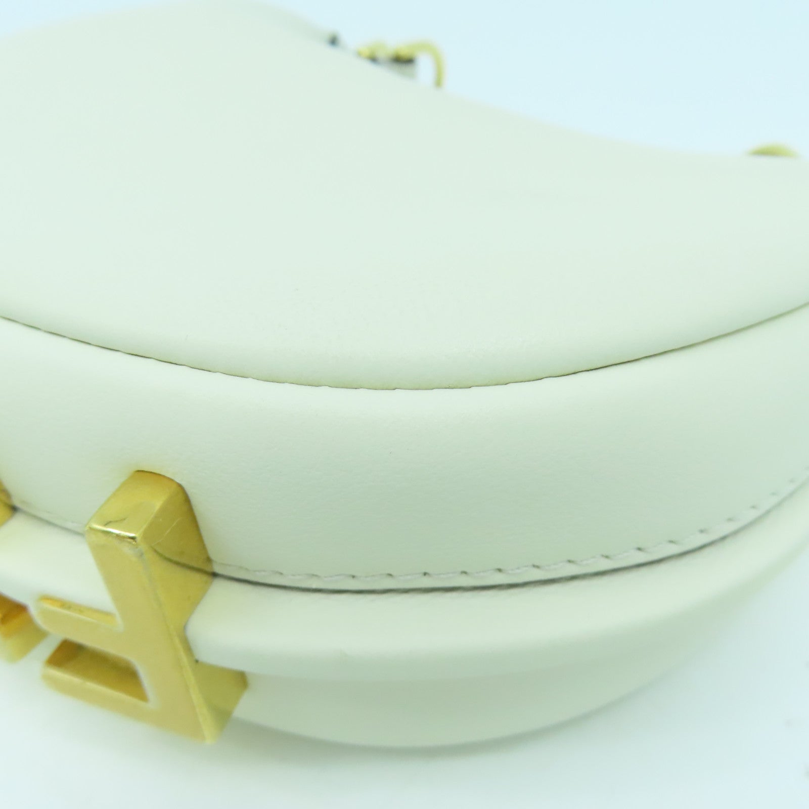 FENDI 【激減優惠】牛皮皮革Hand Bag金扣手挽袋白色