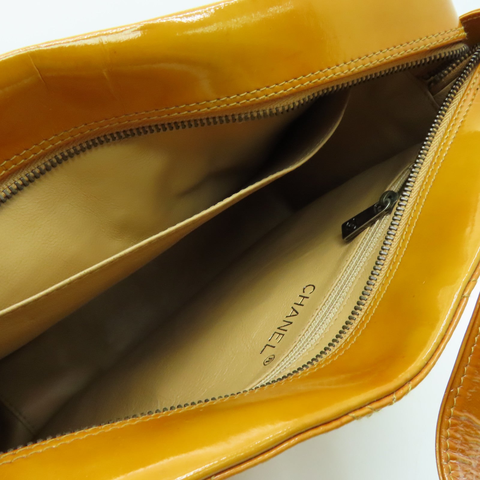 CHANEL 【激减优惠】菱格漆皮皮革Vintage Handbag手提袋黄色