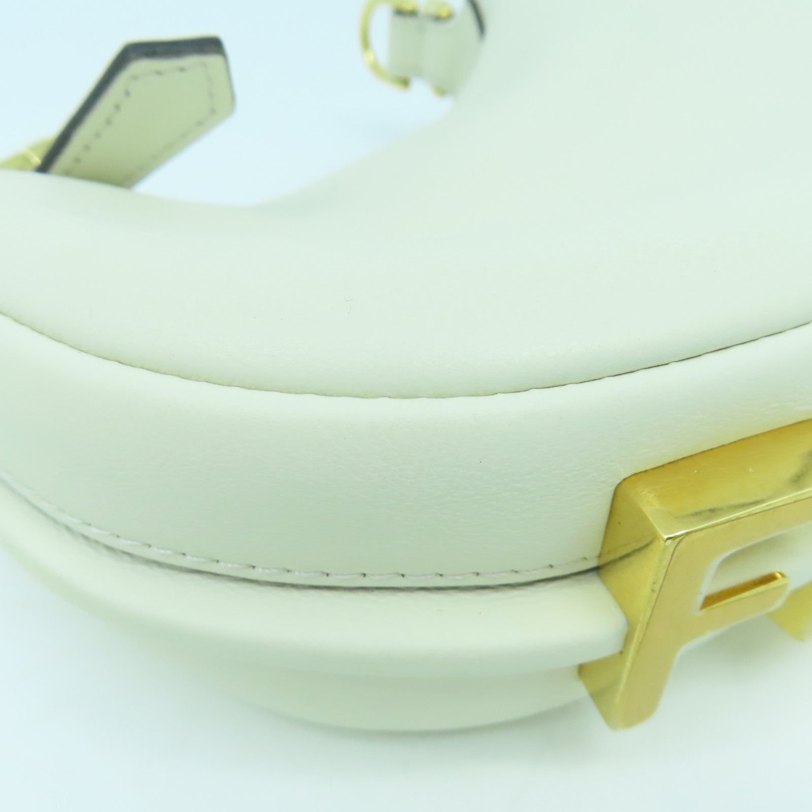 FENDI 【激減優惠】牛皮皮革Hand Bag金扣手挽袋白色