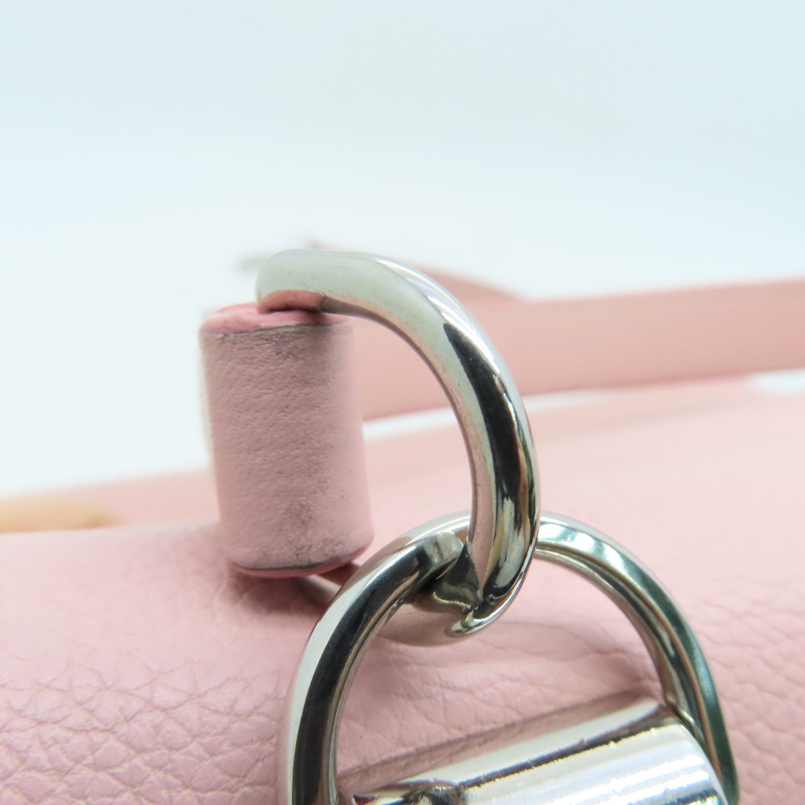 LOUIS VUITTON 牛皮皮革Lock Me 2 2 way Shoulder Bag金扣肩背袋粉红色