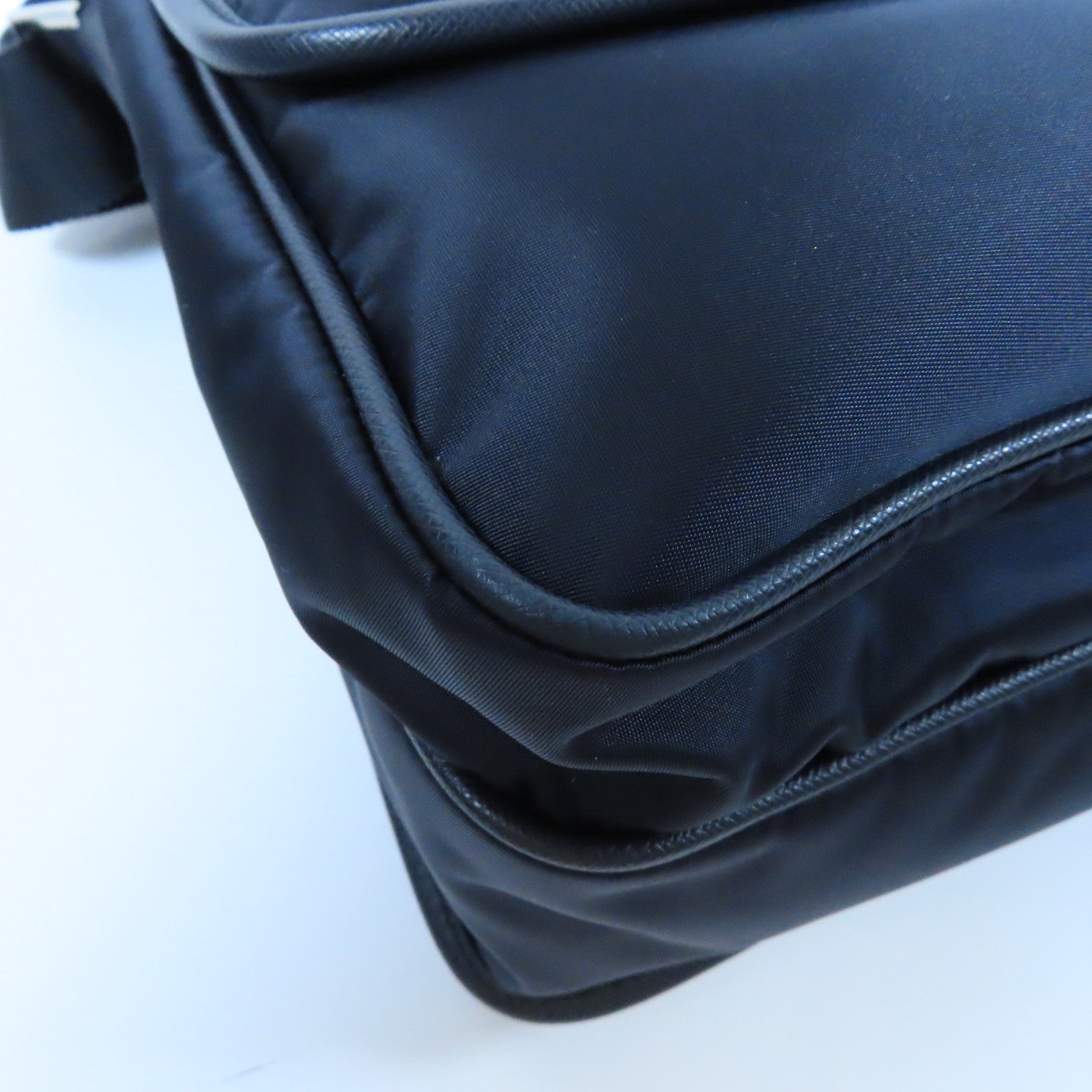 PRADA 尼龍Shoulder Bag銀扣肩背袋黑色