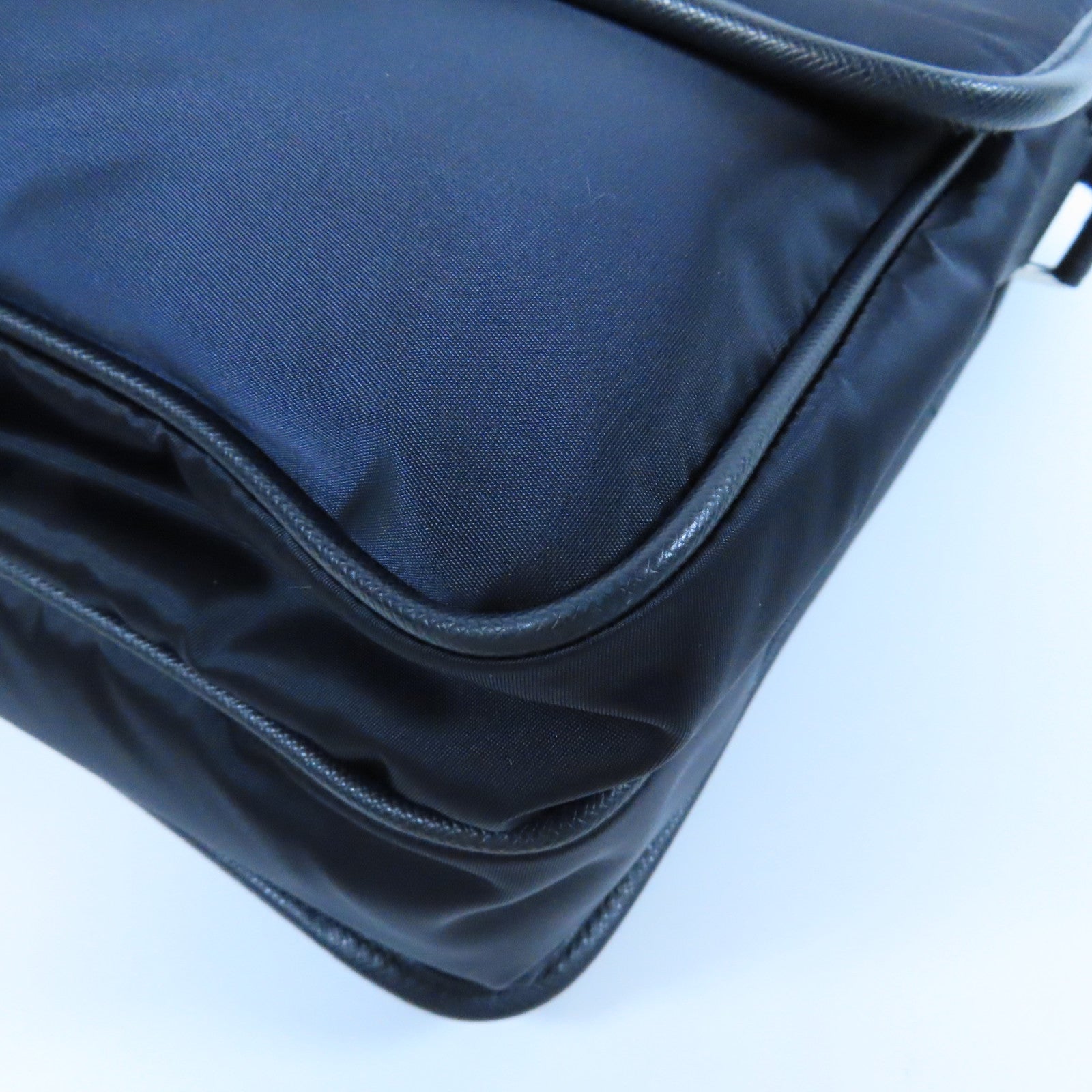 PRADA 尼龍Shoulder Bag銀扣肩背袋黑色