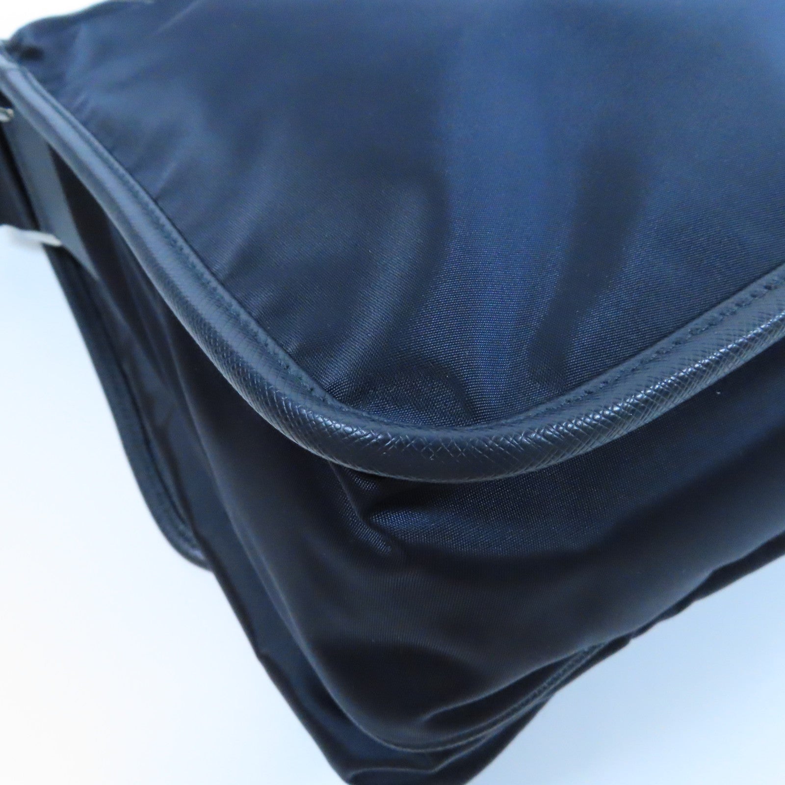 PRADA 尼龍Shoulder Bag銀扣肩背袋黑色