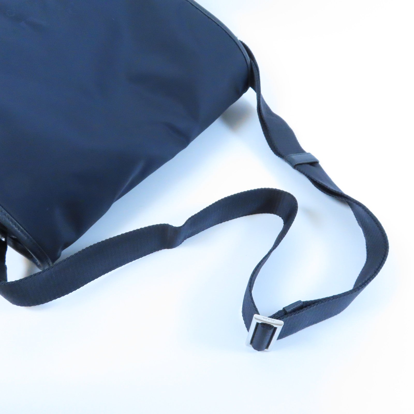 PRADA 尼龍Shoulder Bag銀扣肩背袋黑色