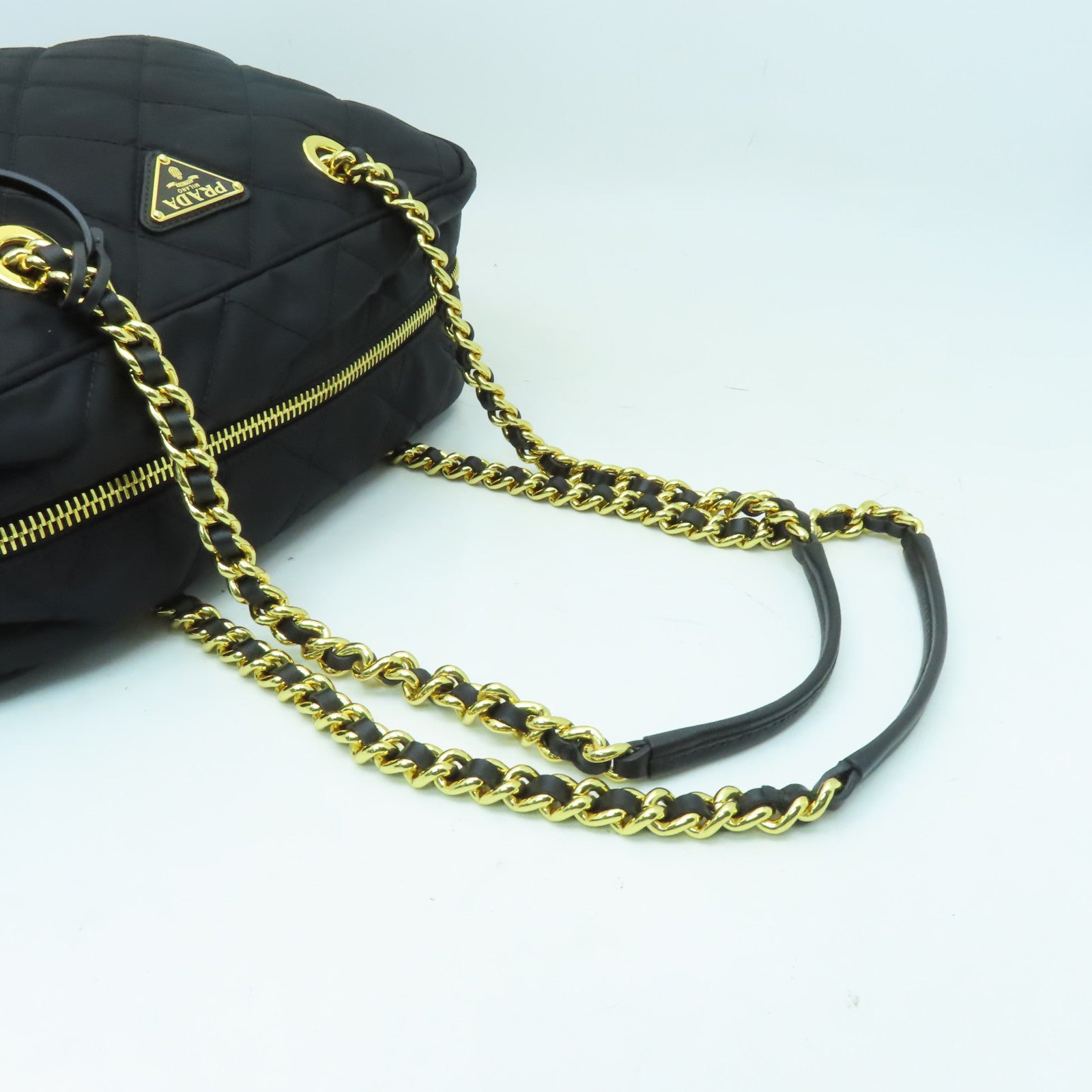 PRADA 尼龍Tessuto Impuntu金扣鏈帶肩背袋黒色