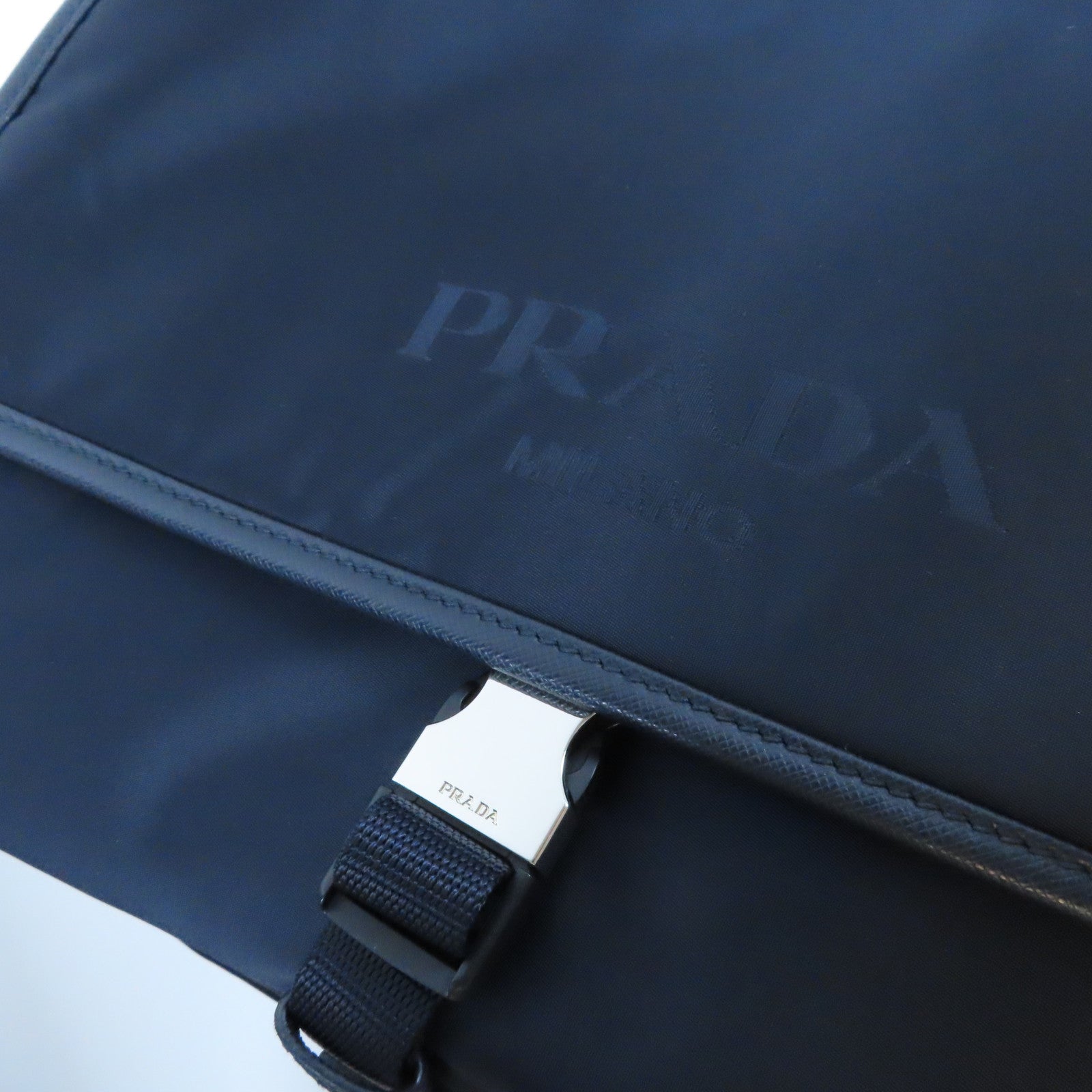 PRADA 尼龍Shoulder Bag銀扣肩背袋黑色