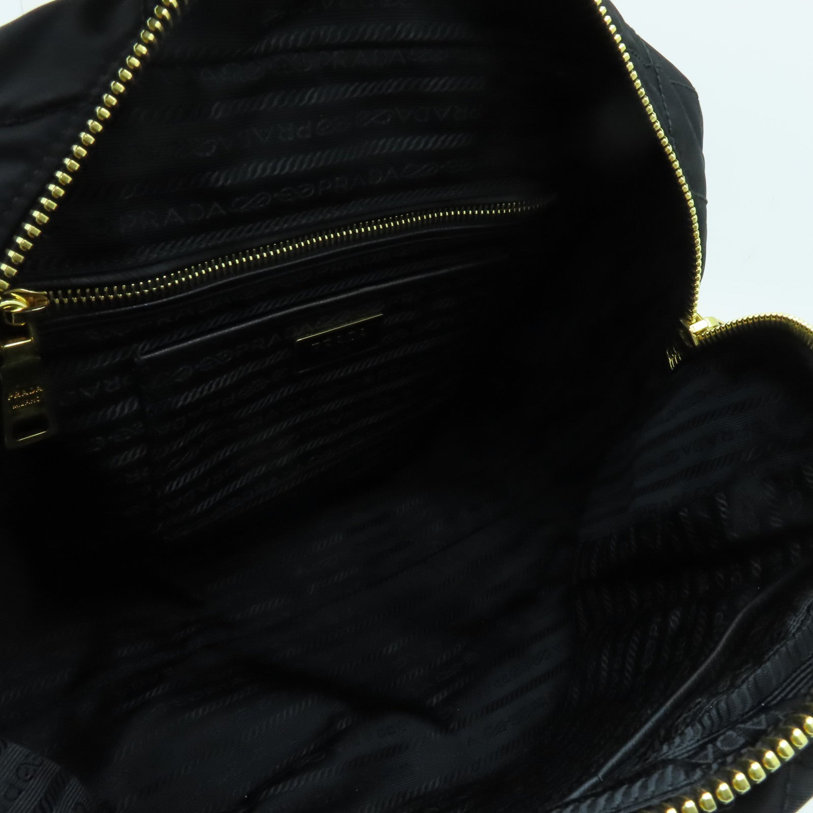 PRADA 尼龍Tessuto Impuntu金扣鏈帶肩背袋黒色