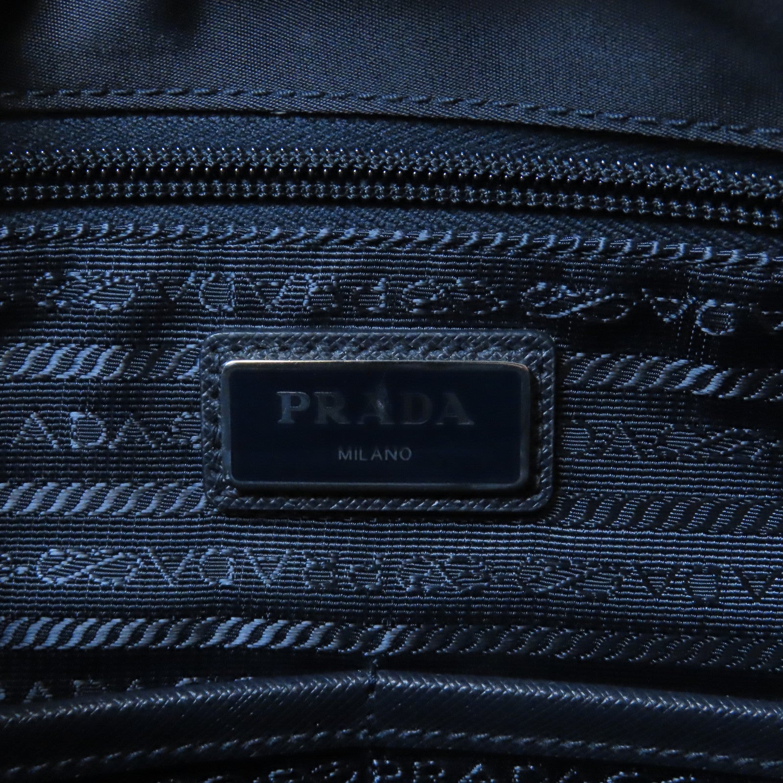 PRADA 尼龍Shoulder Bag銀扣肩背袋黑色