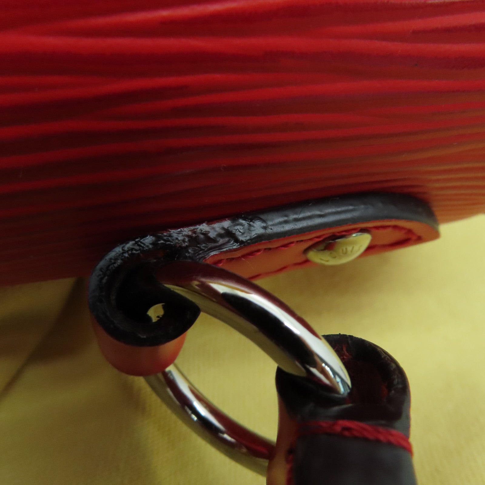 LOUIS VUITTON Epi Cluny BB 2 way Shoulder金扣手挽肩背两用袋红色