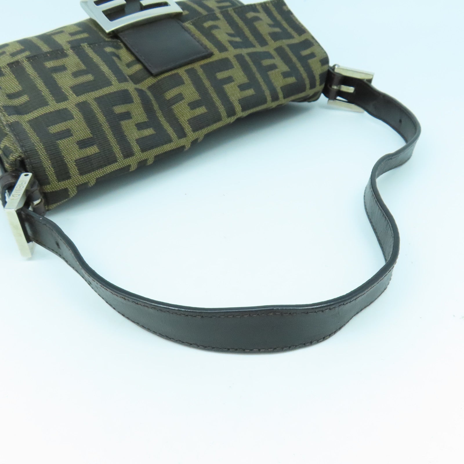 FENDI 帆布Hand Bag銀扣手挽袋啡色